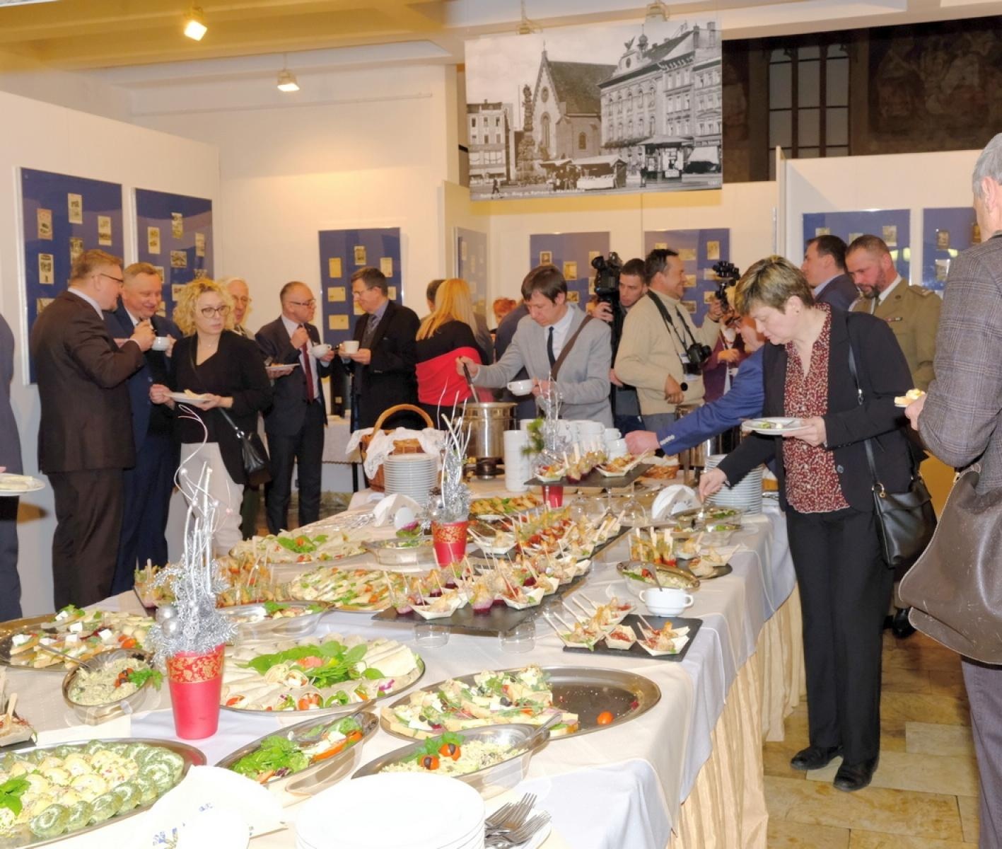 Zdjęcie w galerii na portalu naszraciborz.pl: Złoty warkocz historii. Raciborskie Muzeum świętuje 95-lecie wiadomości z regionu