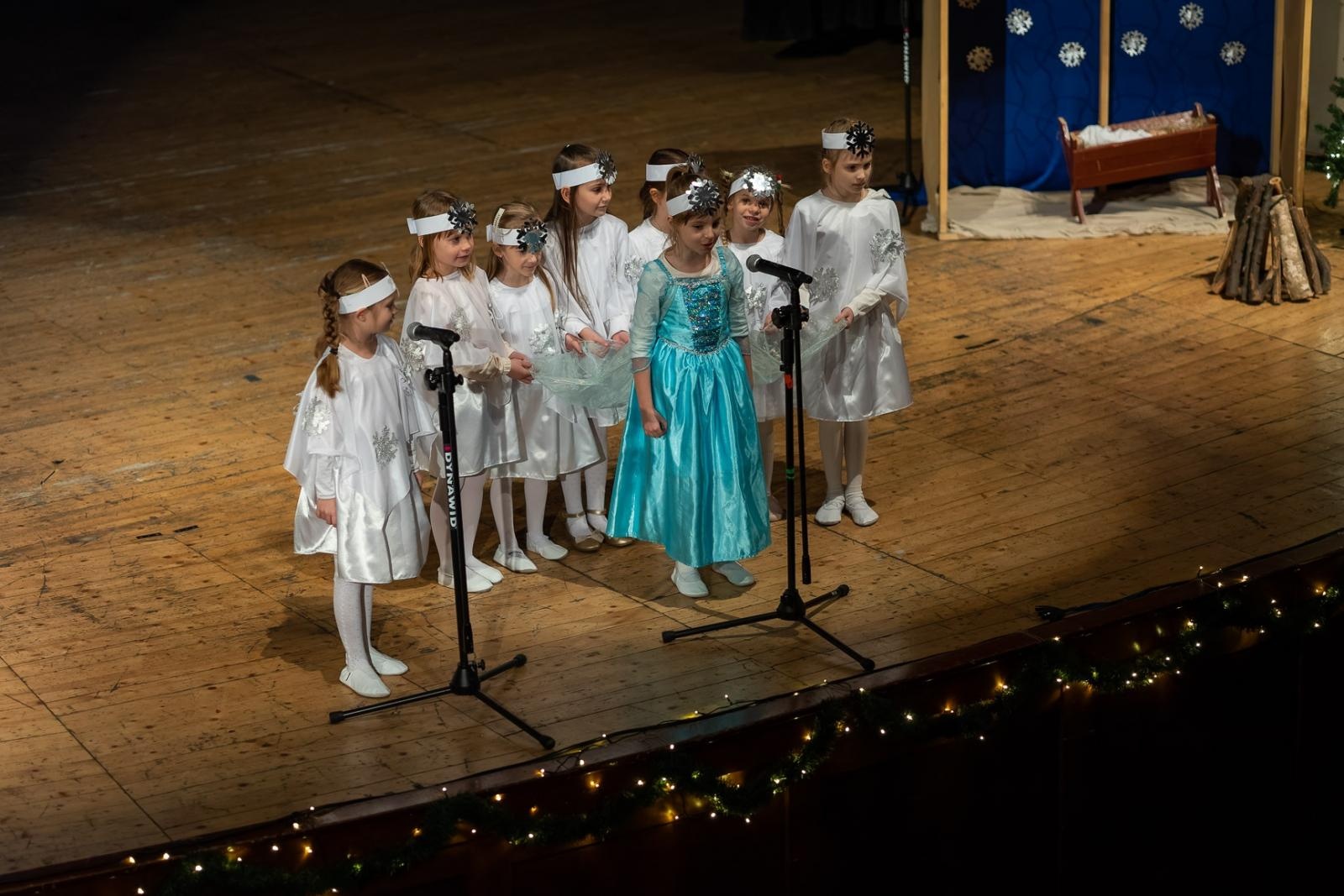 Zdjęcie w galerii na portalu naszraciborz.pl: Przedszkolaki z Przedszkola nr 15 na dużej scenie wiadomości z regionu