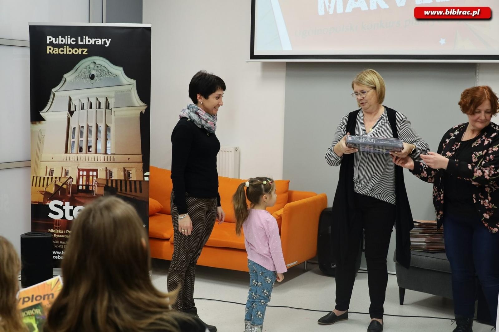 Zdjęcie w galerii na portalu naszraciborz.pl: Raciborscy superbohaterowie Marvela nagrodzeni wiadomości z regionu