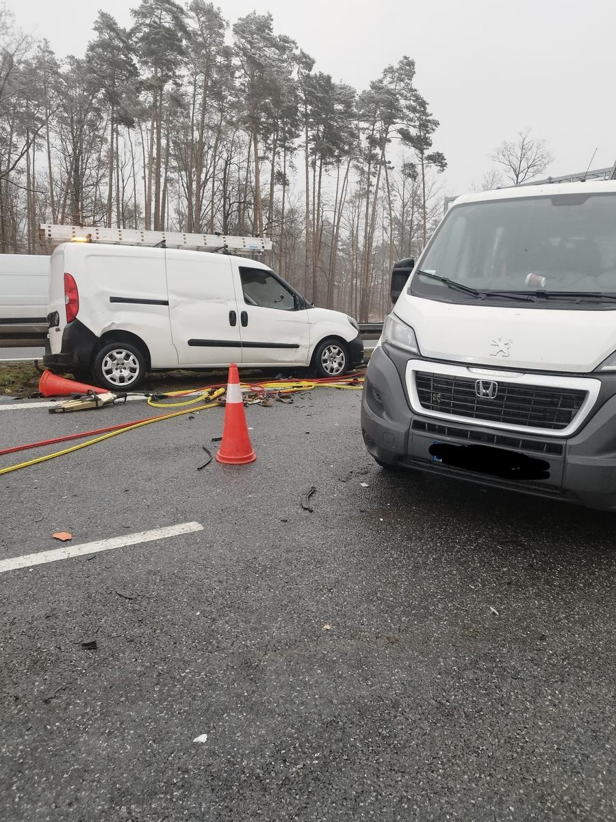 Zdjęcie w galerii na portalu naszraciborz.pl: Tragiczny wypadek pod Opolem z udziałem busa z Raciborza. Nie żyją dwie osoby [FOTO i WIDEO] wiadomości z regionu