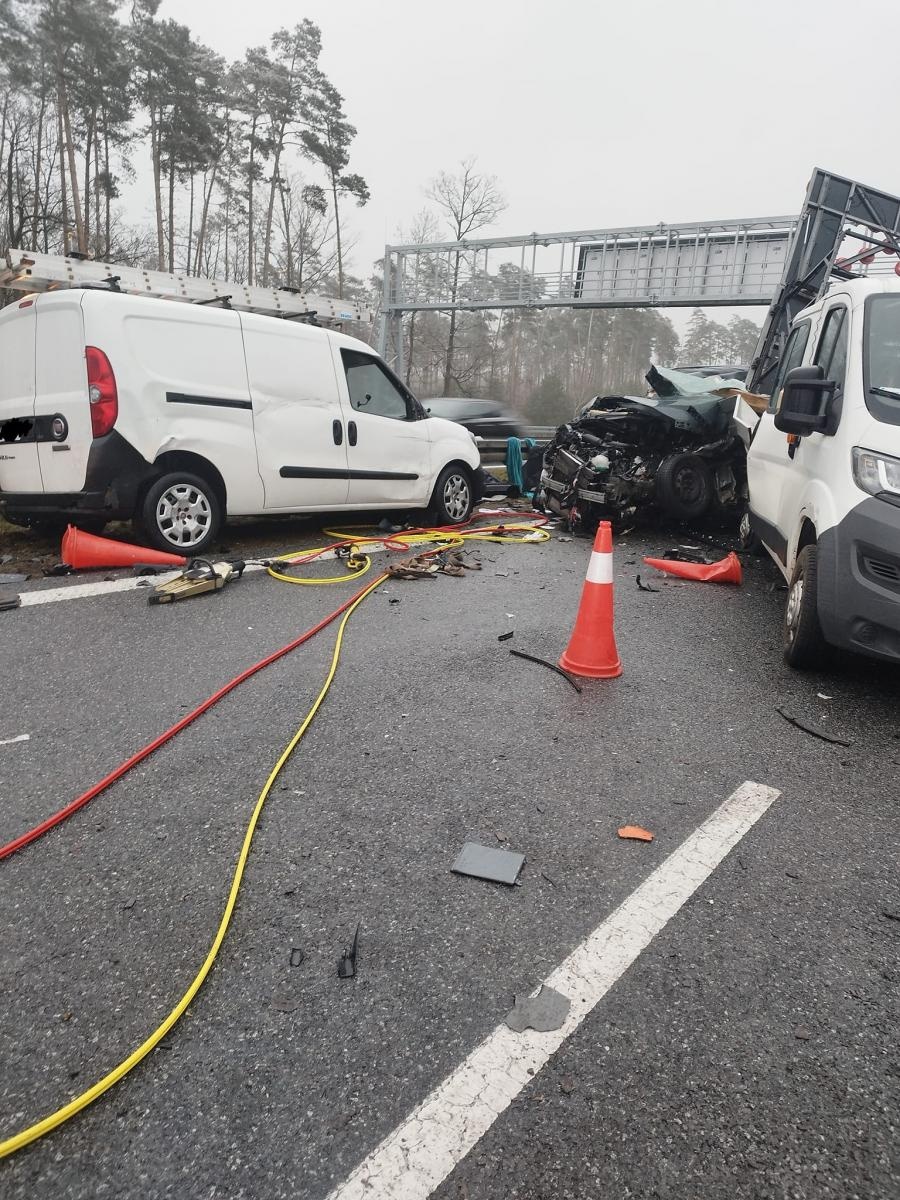 Zdjęcie w galerii na portalu naszraciborz.pl: Tragiczny wypadek pod Opolem z udziałem busa z Raciborza. Nie żyją dwie osoby [FOTO i WIDEO] wiadomości z regionu