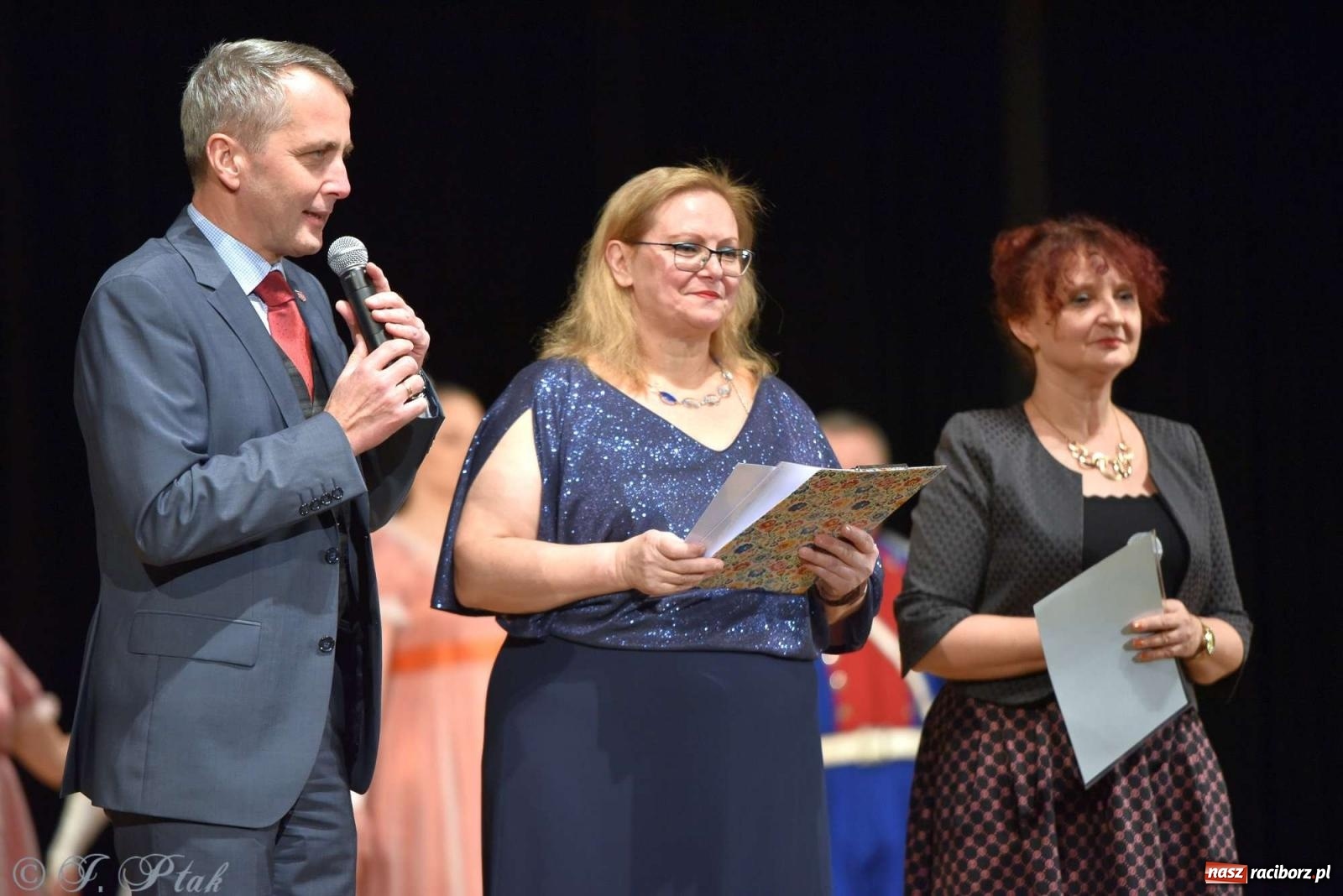 Zdjęcie w galerii na portalu naszraciborz.pl: Wspomnienia i życzenia. Ćwierć wieku ze Źródłem [FOTO i WIDEO] wiadomości z regionu