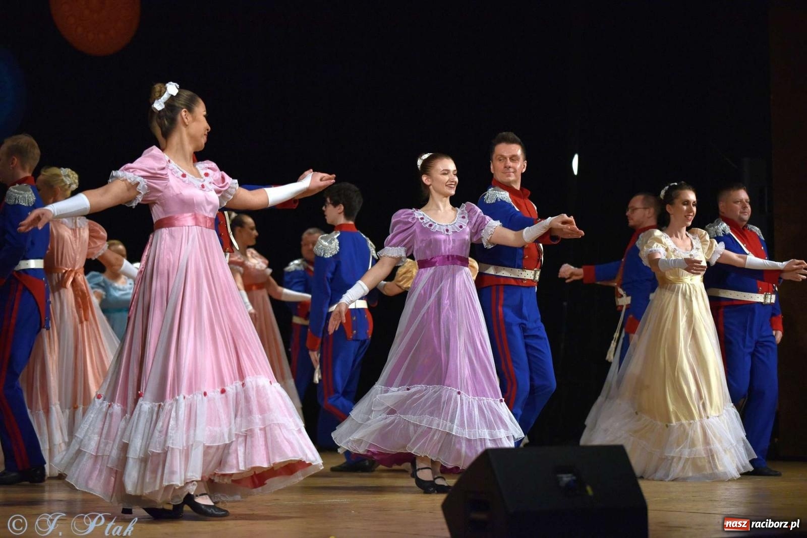 Zdjęcie w galerii na portalu naszraciborz.pl: Wspomnienia i życzenia. Ćwierć wieku ze Źródłem [FOTO i WIDEO] wiadomości z regionu