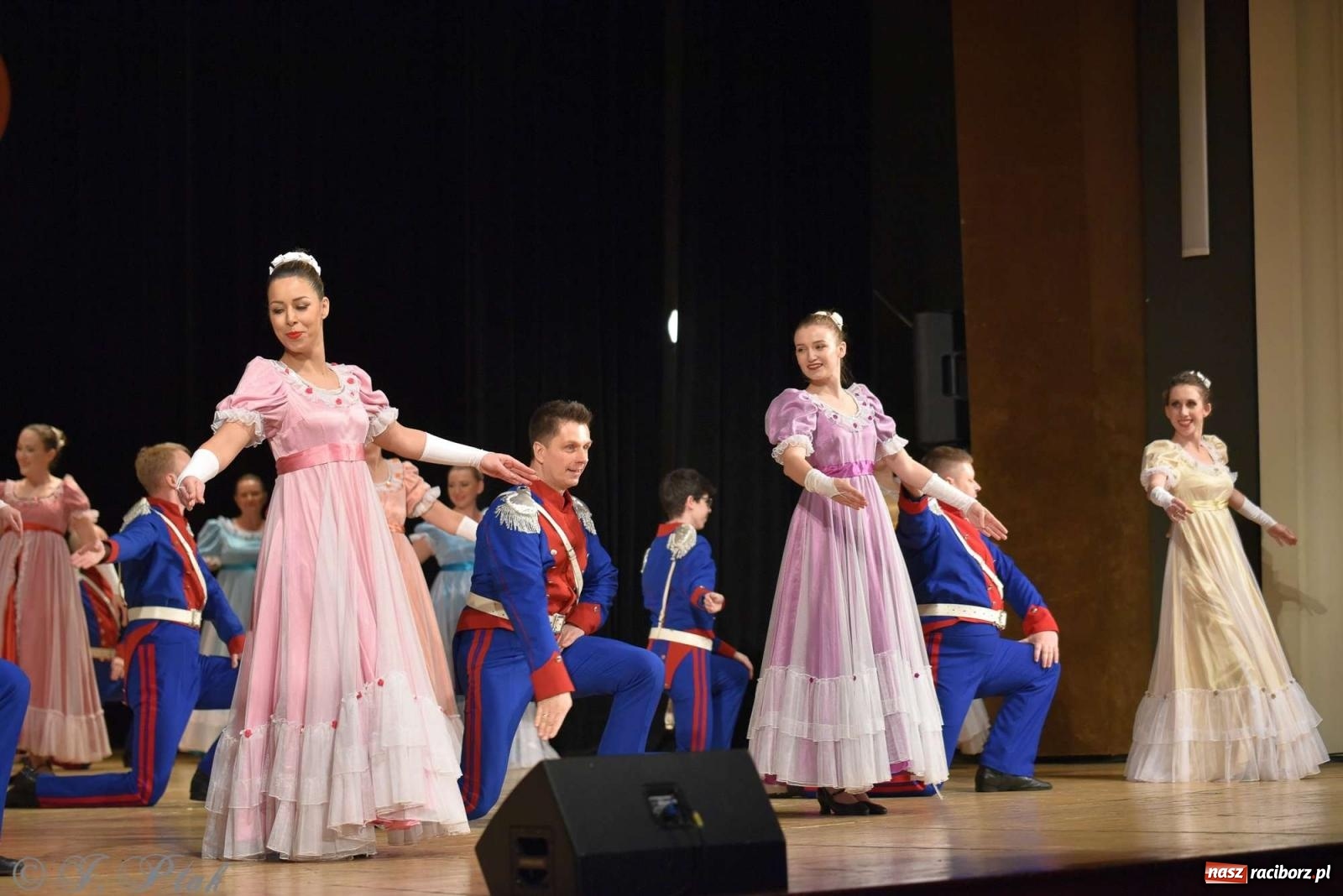 Zdjęcie w galerii na portalu naszraciborz.pl: Wspomnienia i życzenia. Ćwierć wieku ze Źródłem [FOTO i WIDEO] wiadomości z regionu