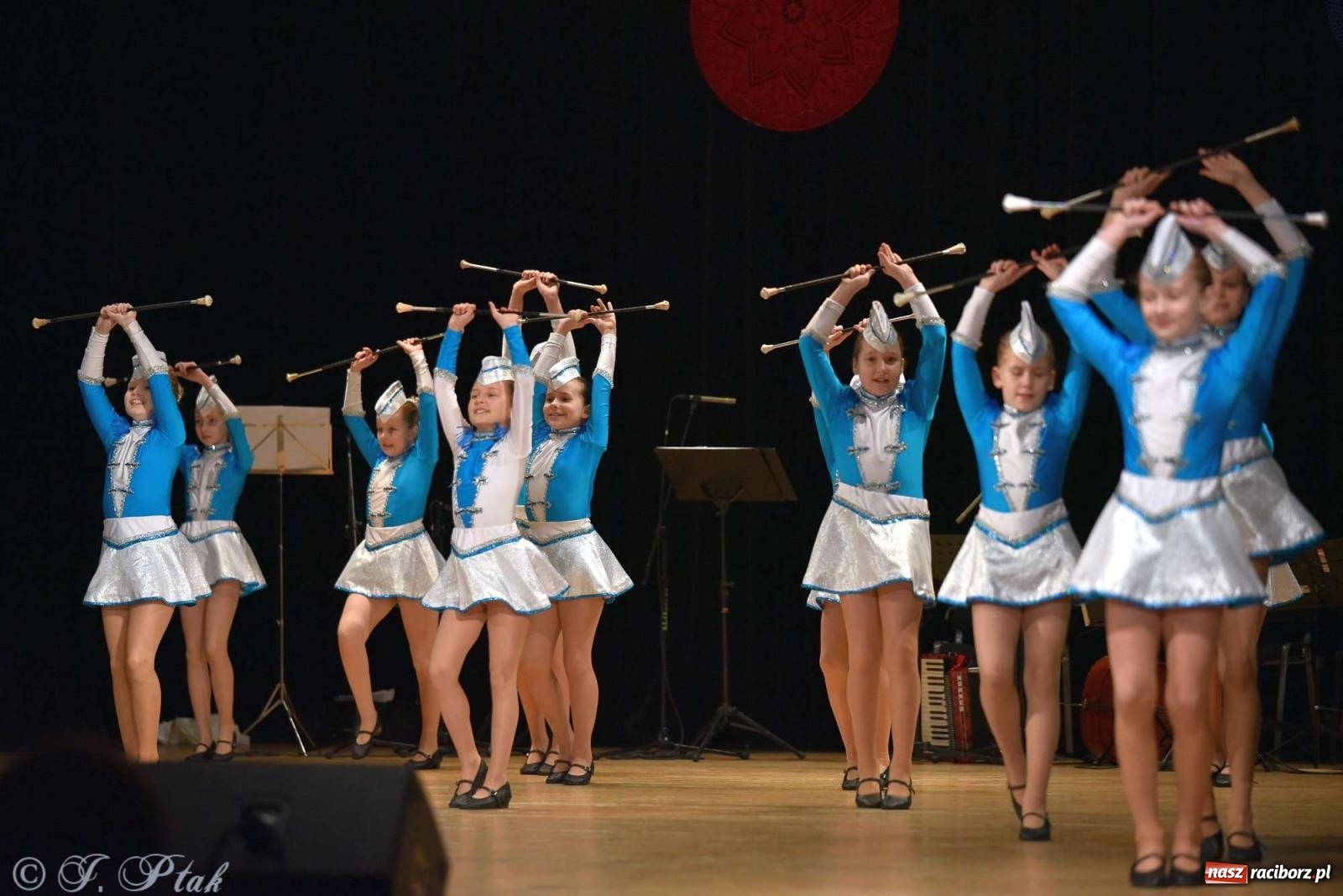Zdjęcie w galerii na portalu naszraciborz.pl: Wspomnienia i życzenia. Ćwierć wieku ze Źródłem [FOTO i WIDEO] wiadomości z regionu