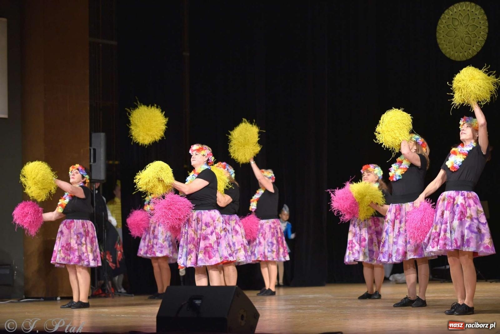 Zdjęcie w galerii na portalu naszraciborz.pl: Wspomnienia i życzenia. Ćwierć wieku ze Źródłem [FOTO i WIDEO] wiadomości z regionu