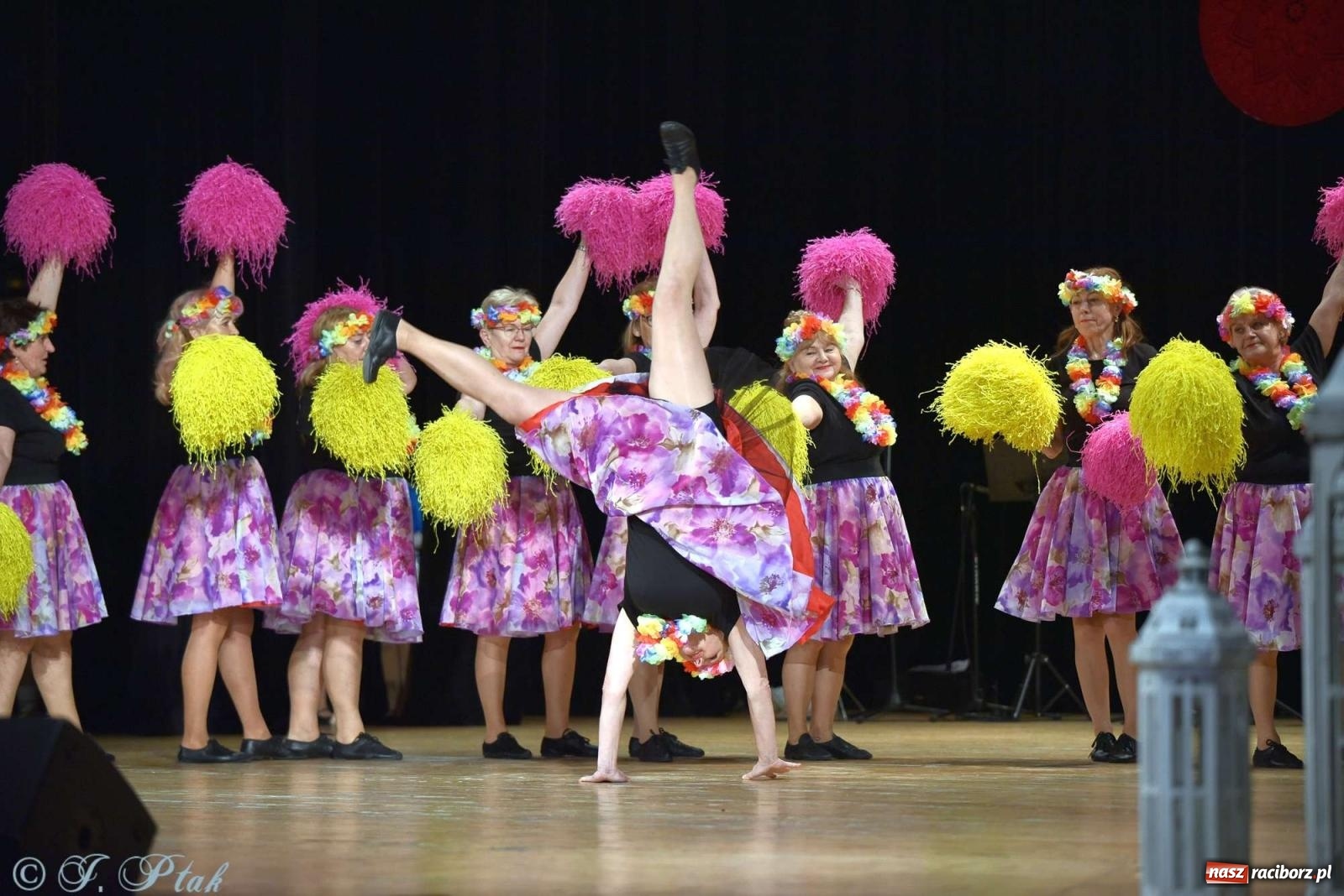 Zdjęcie w galerii na portalu naszraciborz.pl: Wspomnienia i życzenia. Ćwierć wieku ze Źródłem [FOTO i WIDEO] wiadomości z regionu