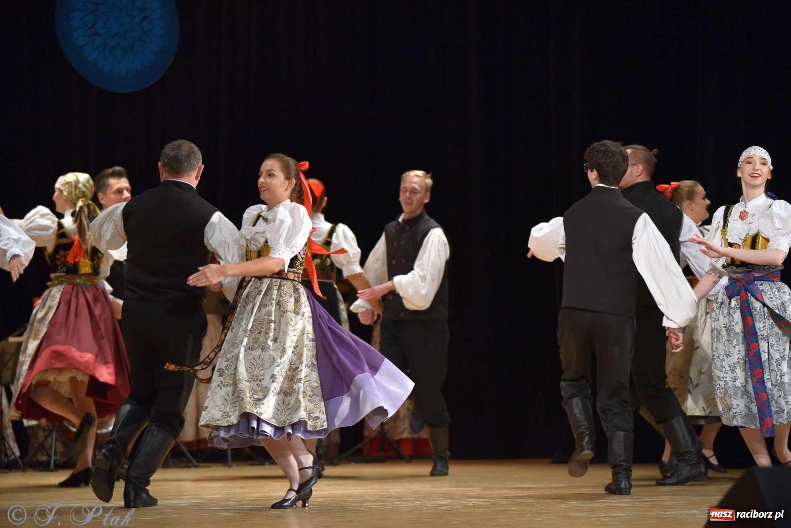 Zdjęcie w galerii na portalu naszraciborz.pl: Wspomnienia i życzenia. Ćwierć wieku ze Źródłem [FOTO i WIDEO] wiadomości z regionu