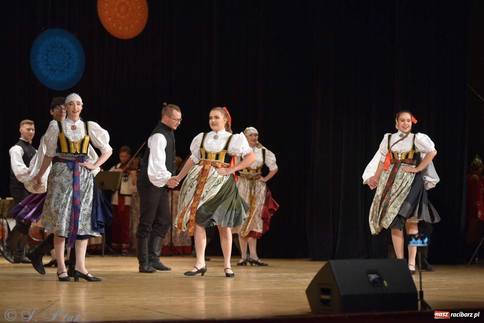 Zdjęcie w galerii na portalu naszraciborz.pl: Wspomnienia i życzenia. Ćwierć wieku ze Źródłem [FOTO i WIDEO] wiadomości z regionu