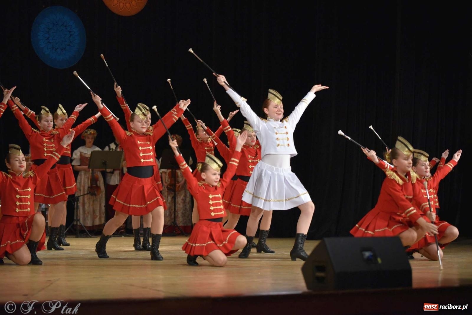 Zdjęcie w galerii na portalu naszraciborz.pl: Wspomnienia i życzenia. Ćwierć wieku ze Źródłem [FOTO i WIDEO] wiadomości z regionu