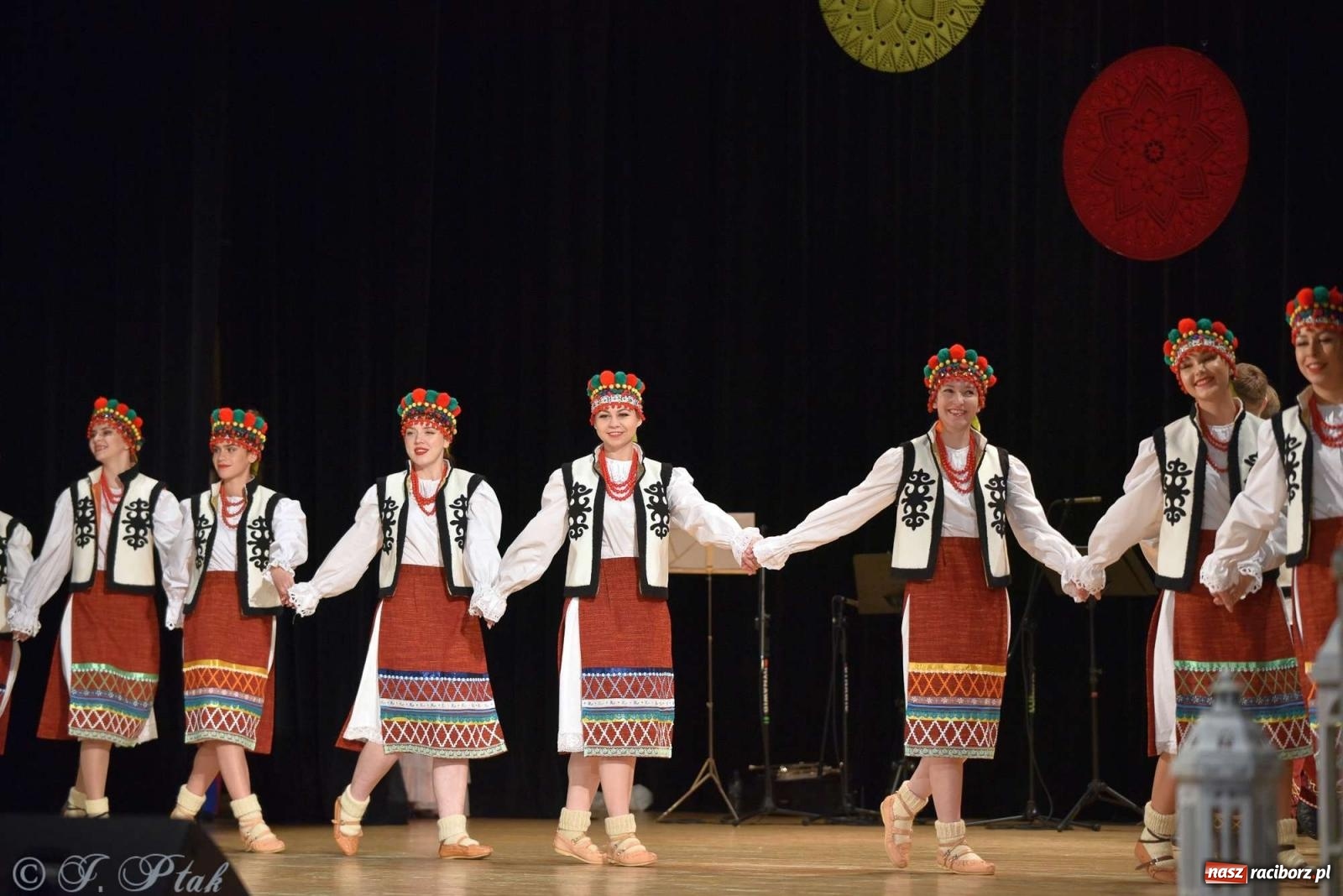 Zdjęcie w galerii na portalu naszraciborz.pl: Wspomnienia i życzenia. Ćwierć wieku ze Źródłem [FOTO i WIDEO] wiadomości z regionu