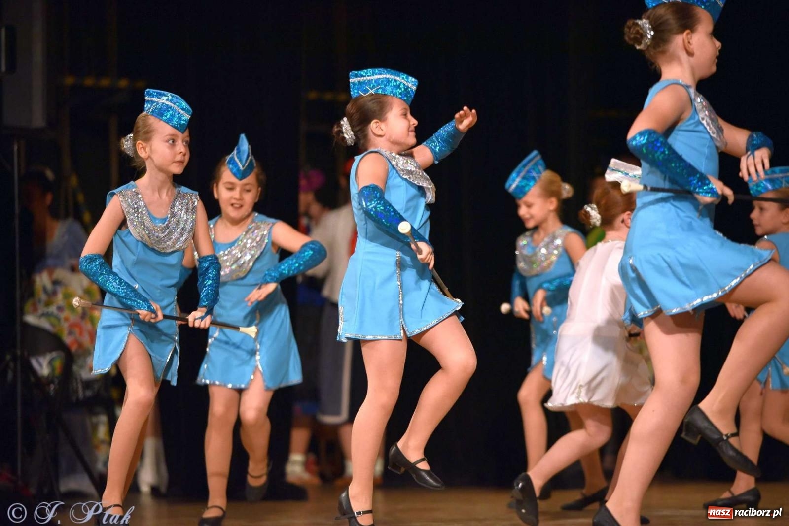 Zdjęcie w galerii na portalu naszraciborz.pl: Wspomnienia i życzenia. Ćwierć wieku ze Źródłem [FOTO i WIDEO] wiadomości z regionu