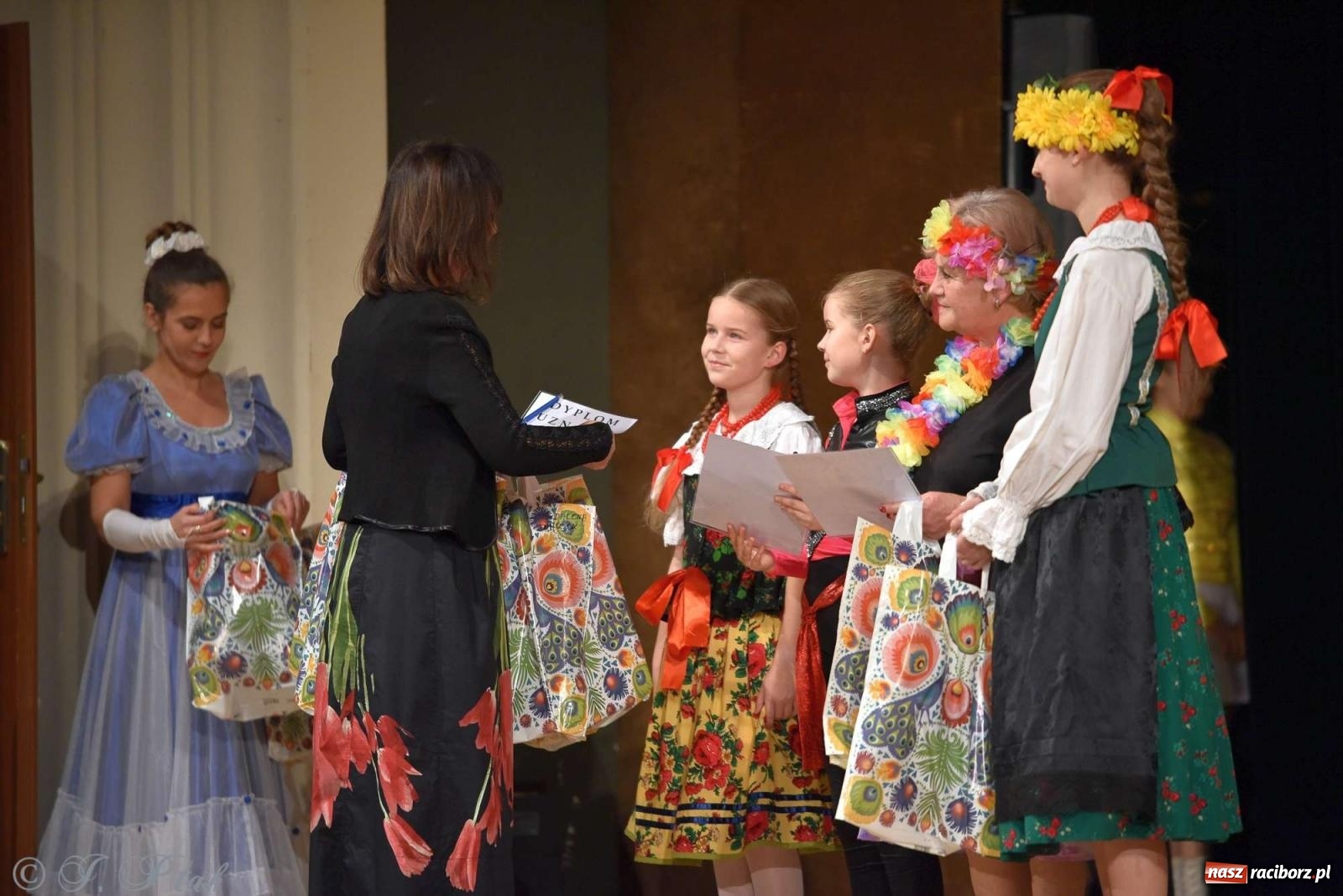 Zdjęcie w galerii na portalu naszraciborz.pl: Wspomnienia i życzenia. Ćwierć wieku ze Źródłem [FOTO i WIDEO] wiadomości z regionu