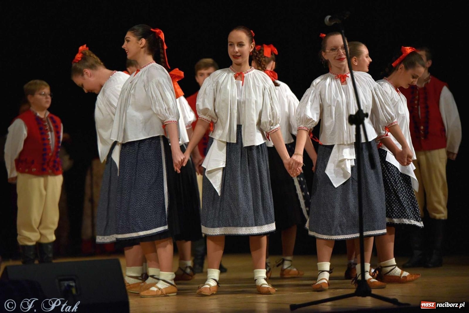 Zdjęcie w galerii na portalu naszraciborz.pl: Wspomnienia i życzenia. Ćwierć wieku ze Źródłem [FOTO i WIDEO] wiadomości z regionu