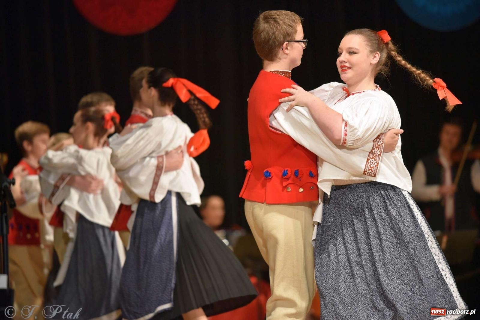 Zdjęcie w galerii na portalu naszraciborz.pl: Wspomnienia i życzenia. Ćwierć wieku ze Źródłem [FOTO i WIDEO] wiadomości z regionu