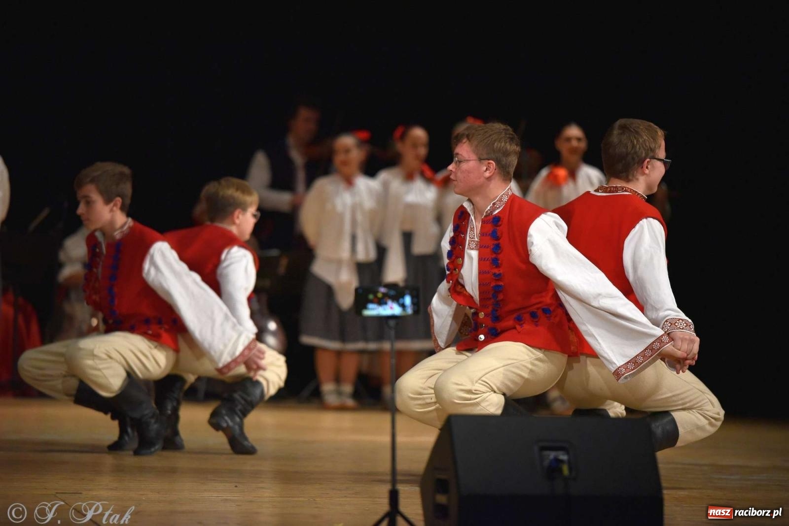 Zdjęcie w galerii na portalu naszraciborz.pl: Wspomnienia i życzenia. Ćwierć wieku ze Źródłem [FOTO i WIDEO] wiadomości z regionu