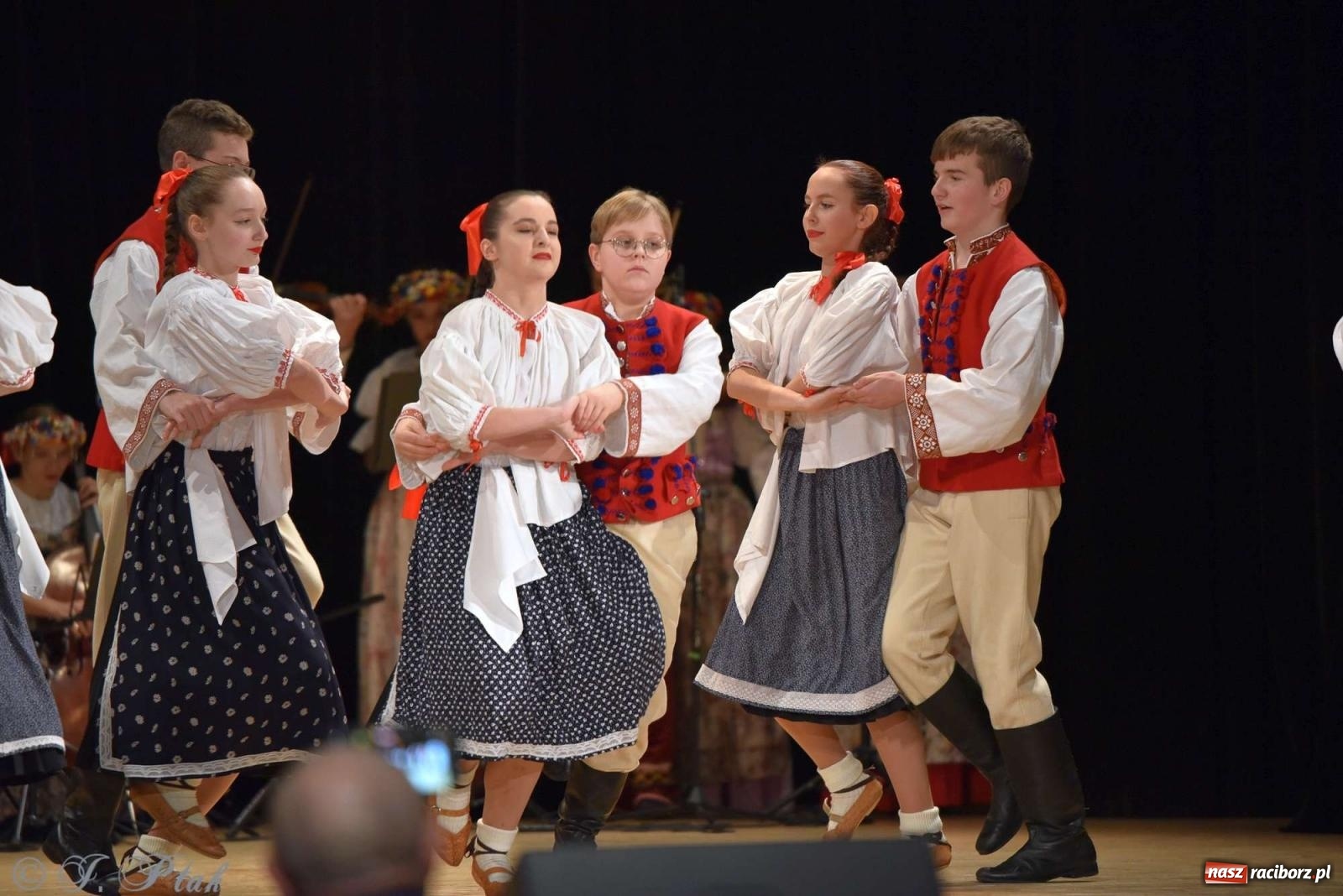 Zdjęcie w galerii na portalu naszraciborz.pl: Wspomnienia i życzenia. Ćwierć wieku ze Źródłem [FOTO i WIDEO] wiadomości z regionu