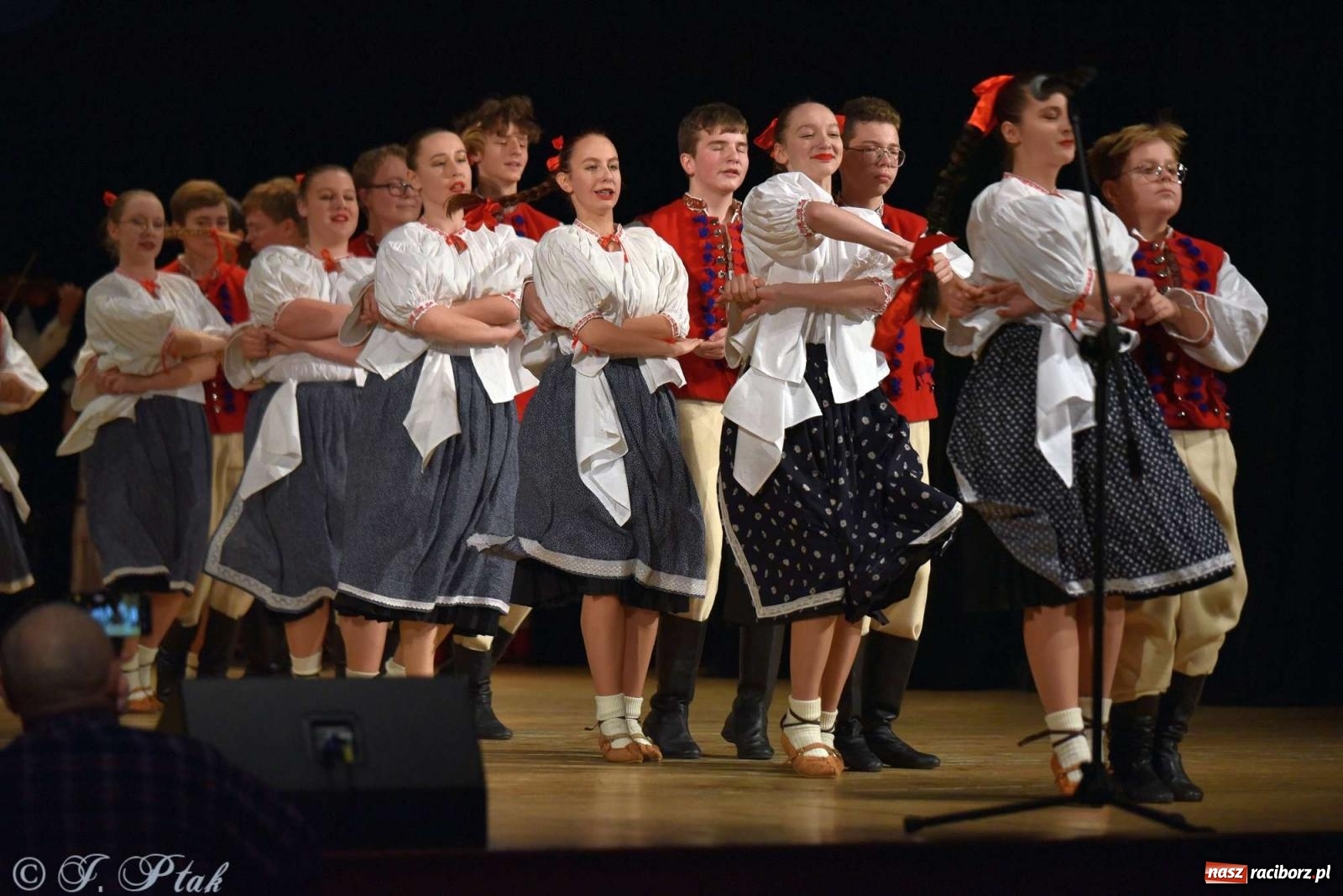 Zdjęcie w galerii na portalu naszraciborz.pl: Wspomnienia i życzenia. Ćwierć wieku ze Źródłem [FOTO i WIDEO] wiadomości z regionu