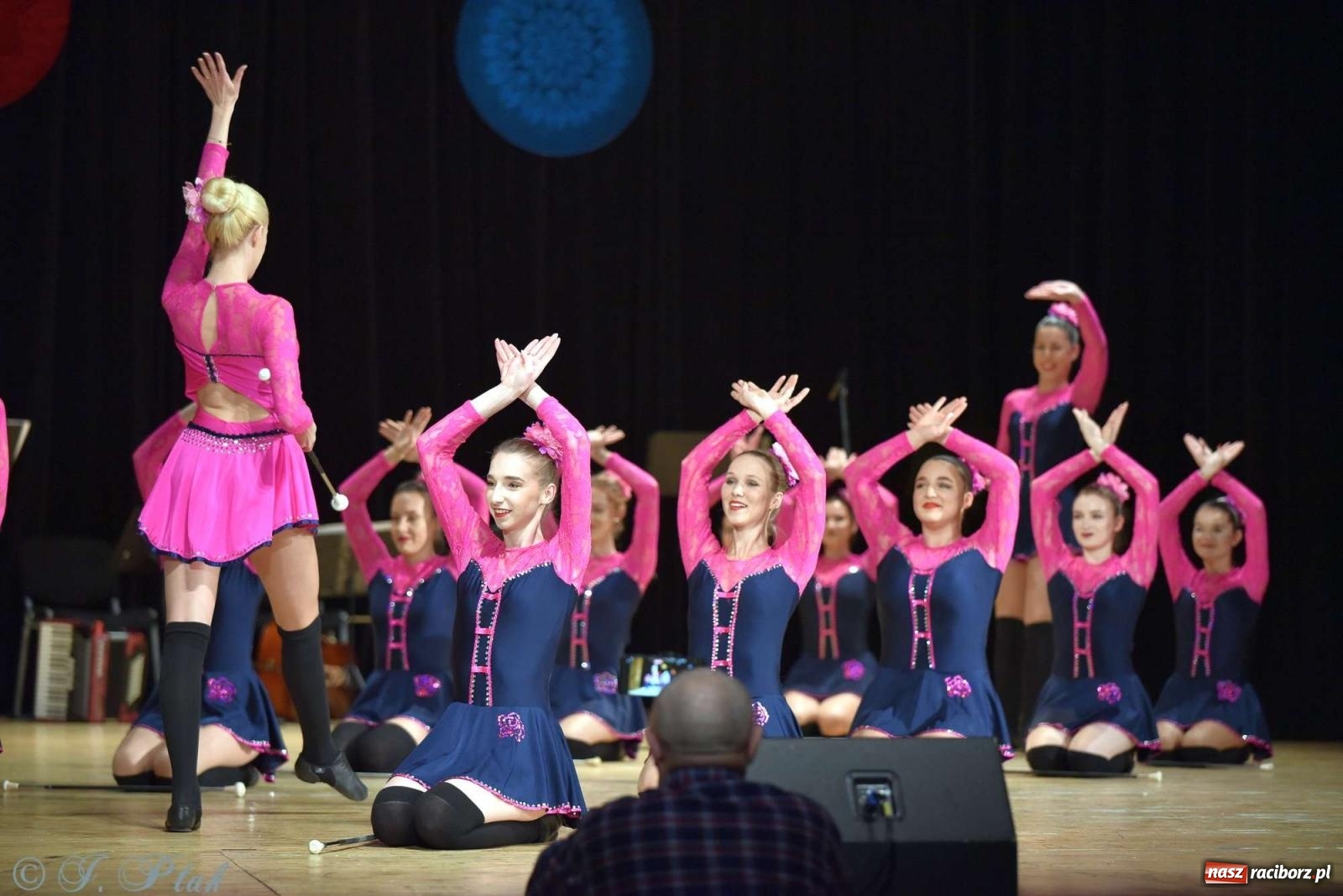 Zdjęcie w galerii na portalu naszraciborz.pl: Wspomnienia i życzenia. Ćwierć wieku ze Źródłem [FOTO i WIDEO] wiadomości z regionu