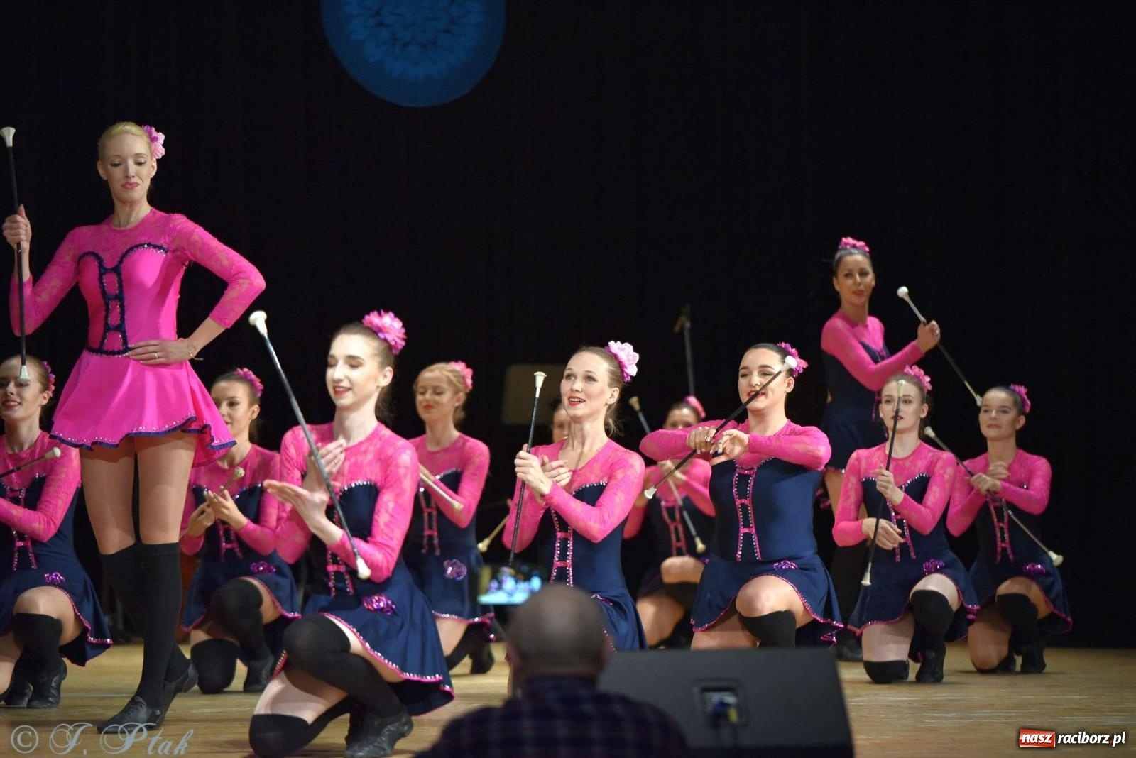 Zdjęcie w galerii na portalu naszraciborz.pl: Wspomnienia i życzenia. Ćwierć wieku ze Źródłem [FOTO i WIDEO] wiadomości z regionu