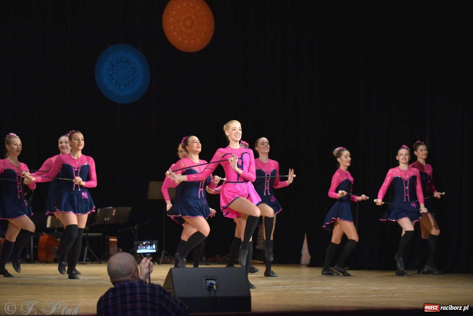 Zdjęcie w galerii na portalu naszraciborz.pl: Wspomnienia i życzenia. Ćwierć wieku ze Źródłem [FOTO i WIDEO] wiadomości z regionu