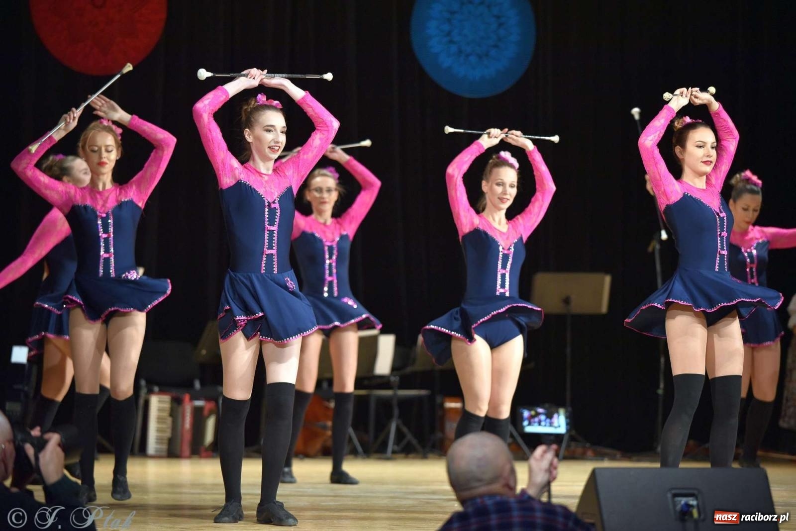 Zdjęcie w galerii na portalu naszraciborz.pl: Wspomnienia i życzenia. Ćwierć wieku ze Źródłem [FOTO i WIDEO] wiadomości z regionu