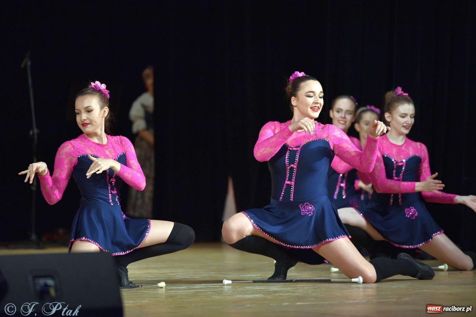 Zdjęcie w galerii na portalu naszraciborz.pl: Wspomnienia i życzenia. Ćwierć wieku ze Źródłem [FOTO i WIDEO] wiadomości z regionu