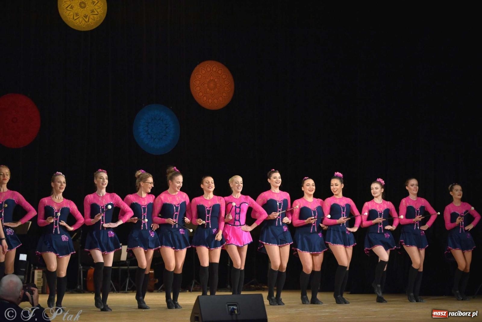 Zdjęcie w galerii na portalu naszraciborz.pl: Wspomnienia i życzenia. Ćwierć wieku ze Źródłem [FOTO i WIDEO] wiadomości z regionu