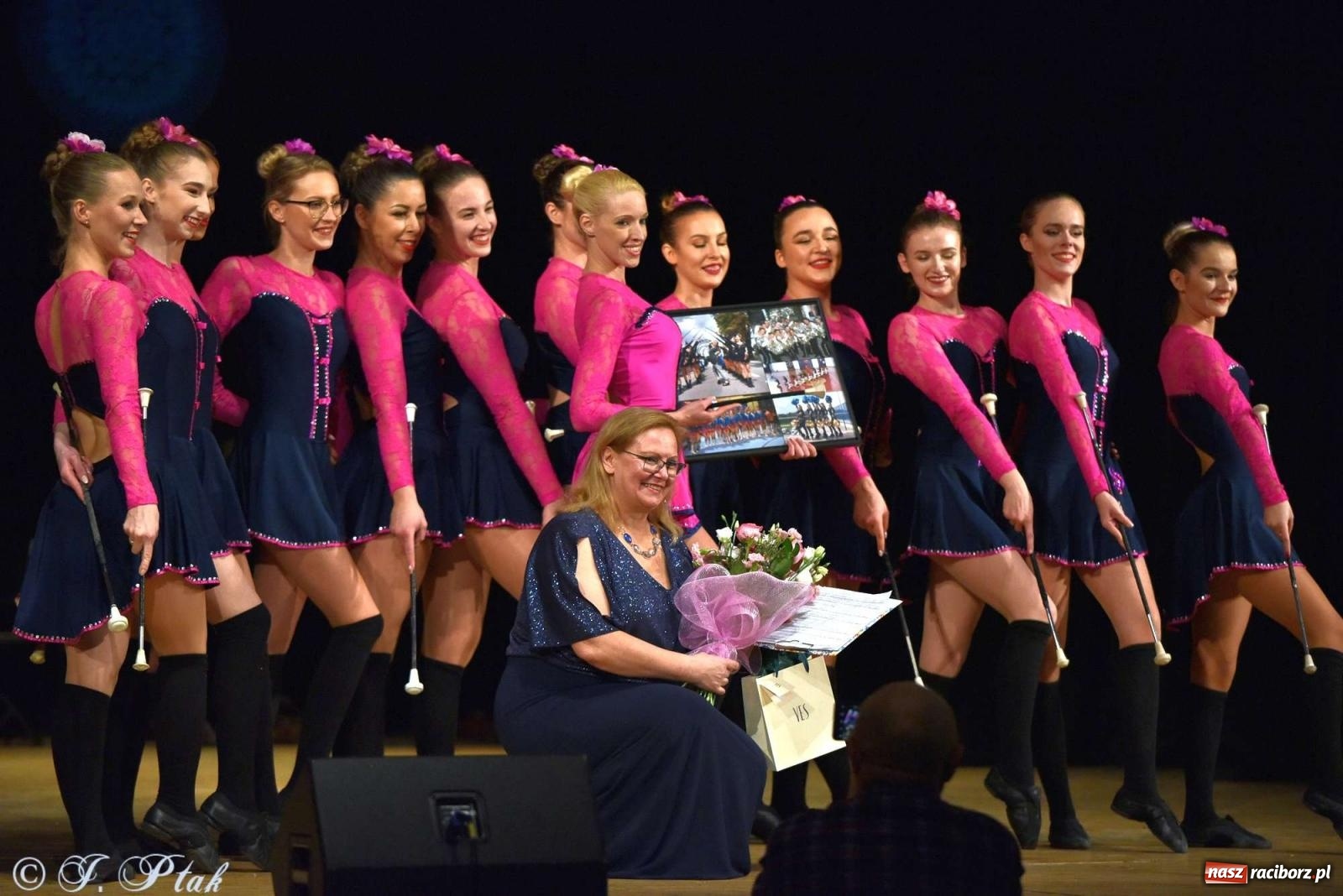 Zdjęcie w galerii na portalu naszraciborz.pl: Wspomnienia i życzenia. Ćwierć wieku ze Źródłem [FOTO i WIDEO] wiadomości z regionu