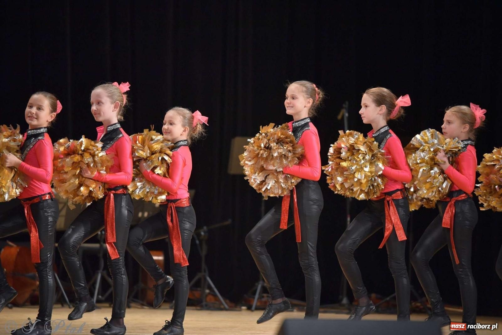 Zdjęcie w galerii na portalu naszraciborz.pl: Wspomnienia i życzenia. Ćwierć wieku ze Źródłem [FOTO i WIDEO] wiadomości z regionu