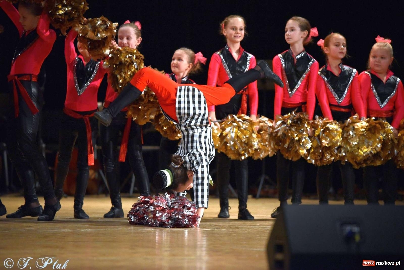 Zdjęcie w galerii na portalu naszraciborz.pl: Wspomnienia i życzenia. Ćwierć wieku ze Źródłem [FOTO i WIDEO] wiadomości z regionu