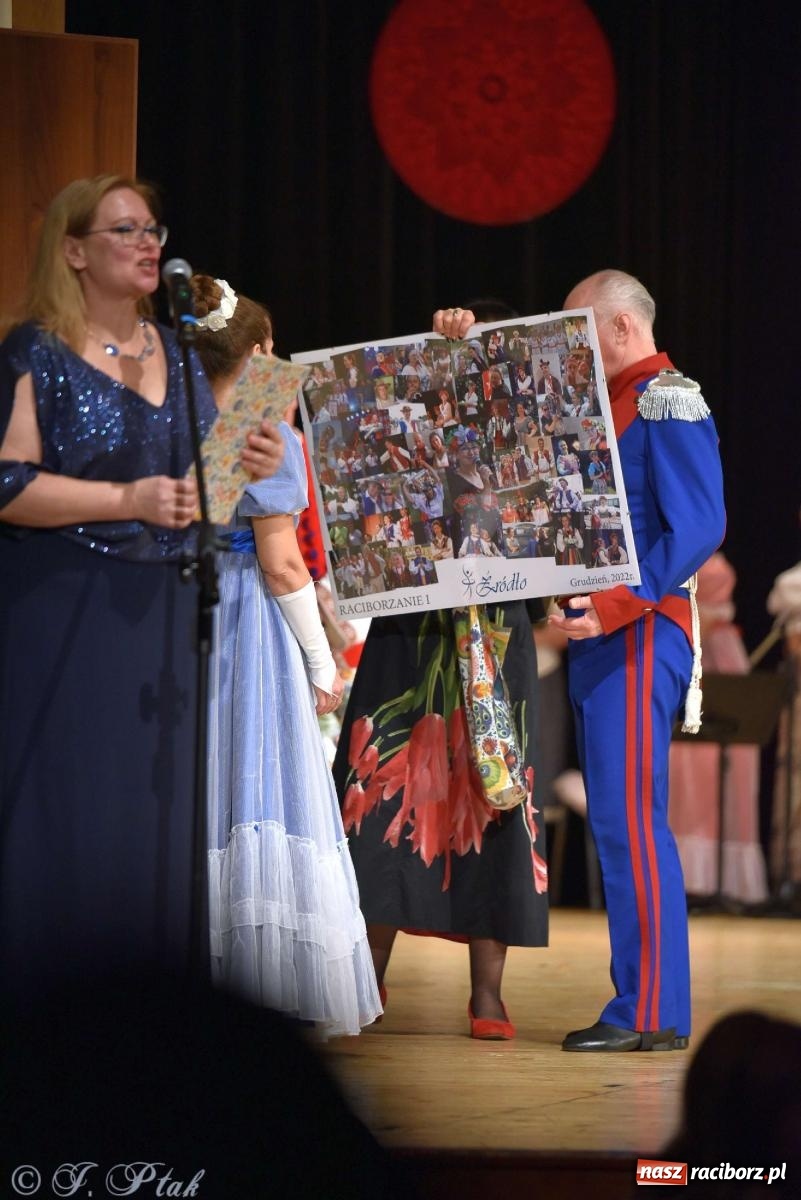 Zdjęcie w galerii na portalu naszraciborz.pl: Wspomnienia i życzenia. Ćwierć wieku ze Źródłem [FOTO i WIDEO] wiadomości z regionu