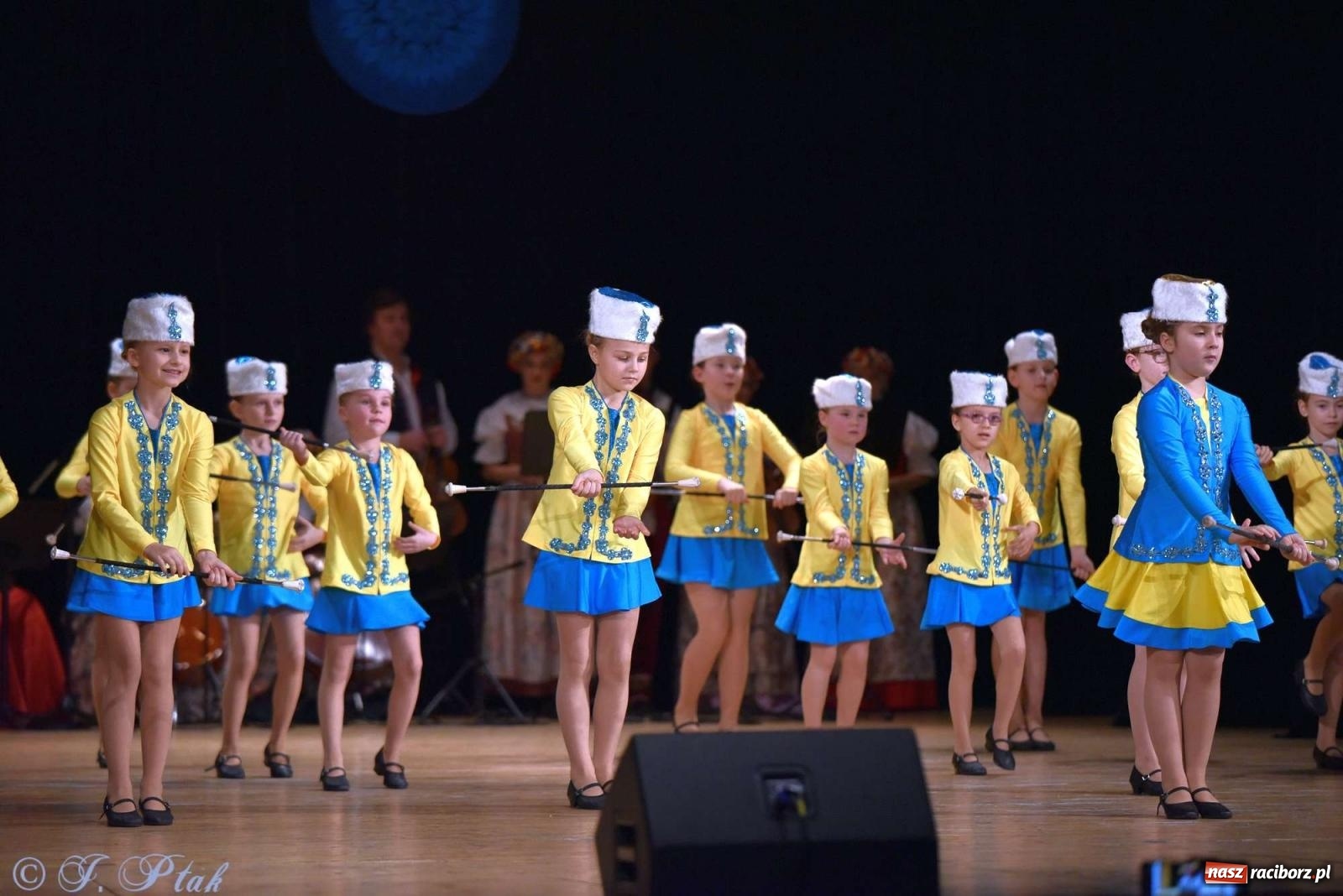 Zdjęcie w galerii na portalu naszraciborz.pl: Wspomnienia i życzenia. Ćwierć wieku ze Źródłem [FOTO i WIDEO] wiadomości z regionu