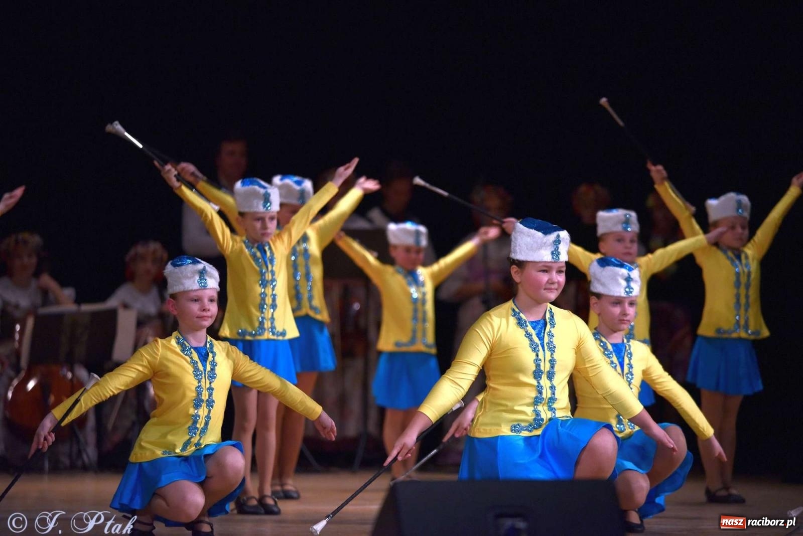 Zdjęcie w galerii na portalu naszraciborz.pl: Wspomnienia i życzenia. Ćwierć wieku ze Źródłem [FOTO i WIDEO] wiadomości z regionu