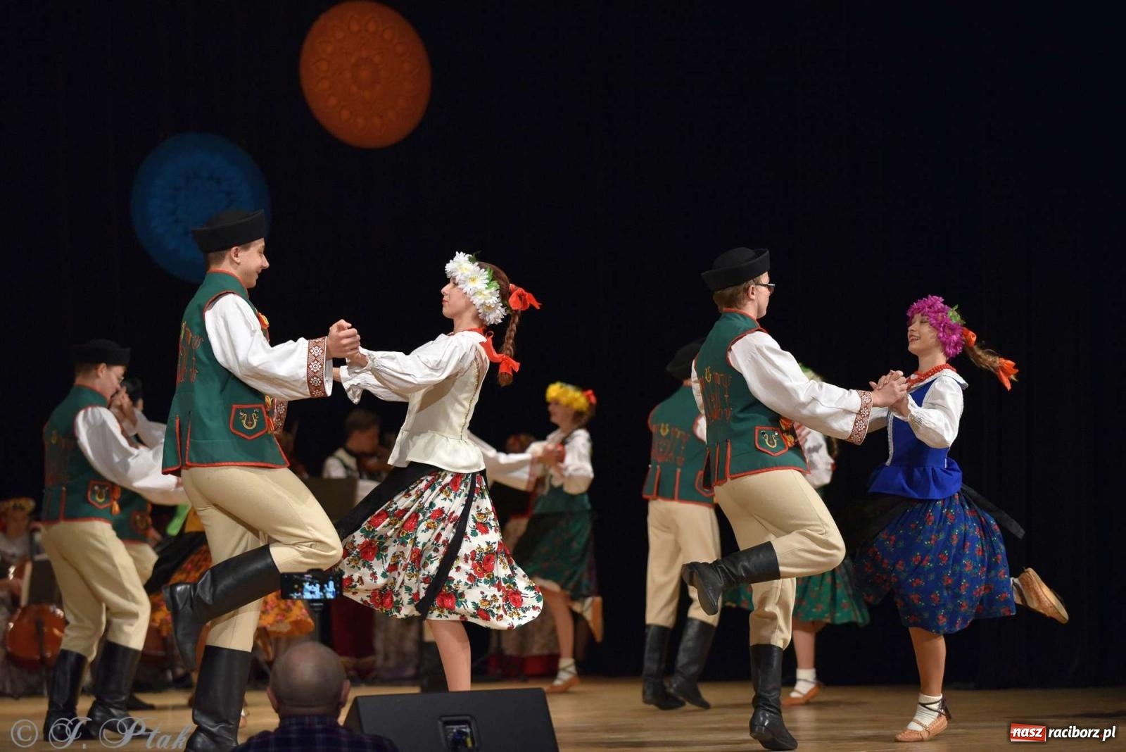 Zdjęcie w galerii na portalu naszraciborz.pl: Wspomnienia i życzenia. Ćwierć wieku ze Źródłem [FOTO i WIDEO] wiadomości z regionu