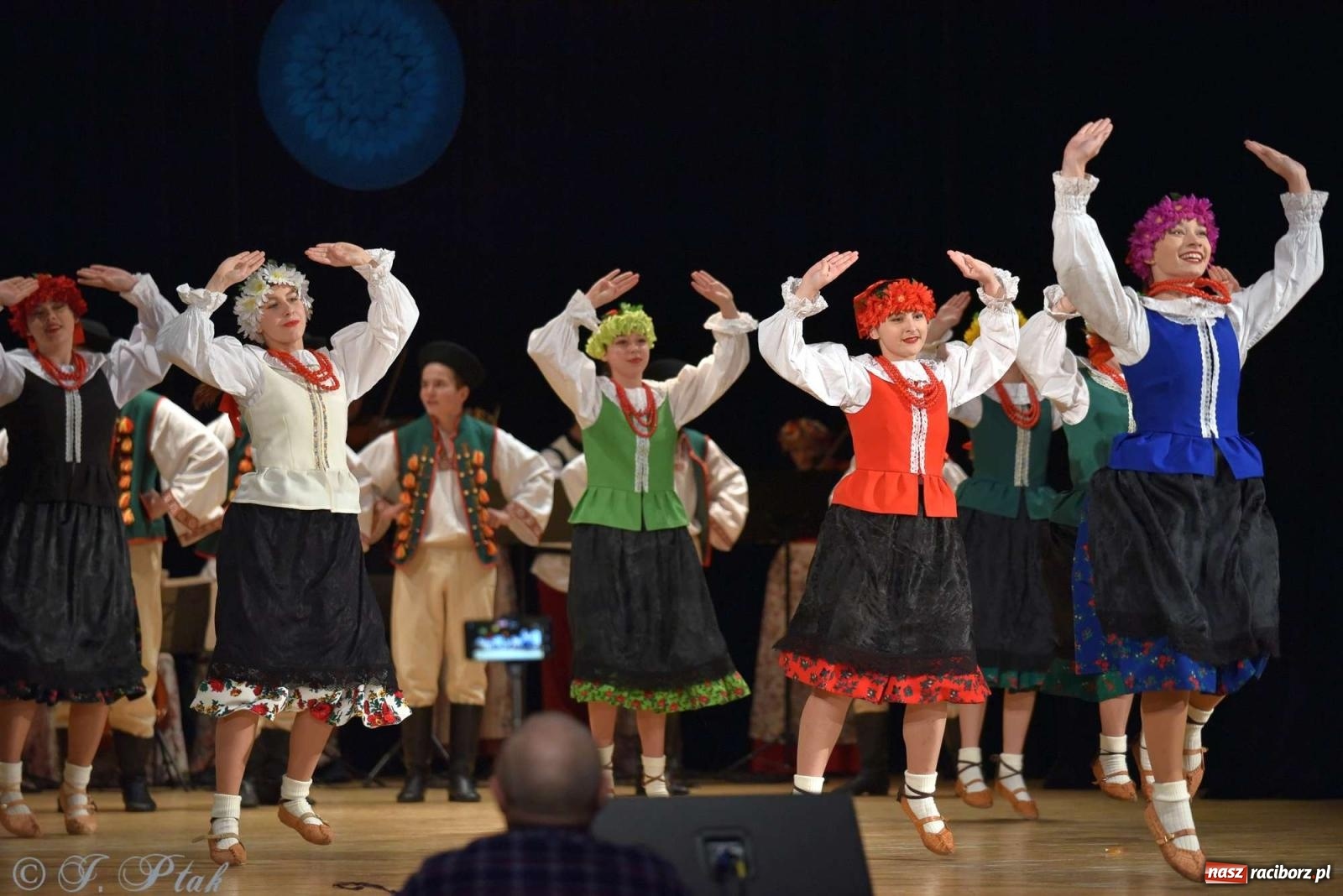 Zdjęcie w galerii na portalu naszraciborz.pl: Wspomnienia i życzenia. Ćwierć wieku ze Źródłem [FOTO i WIDEO] wiadomości z regionu