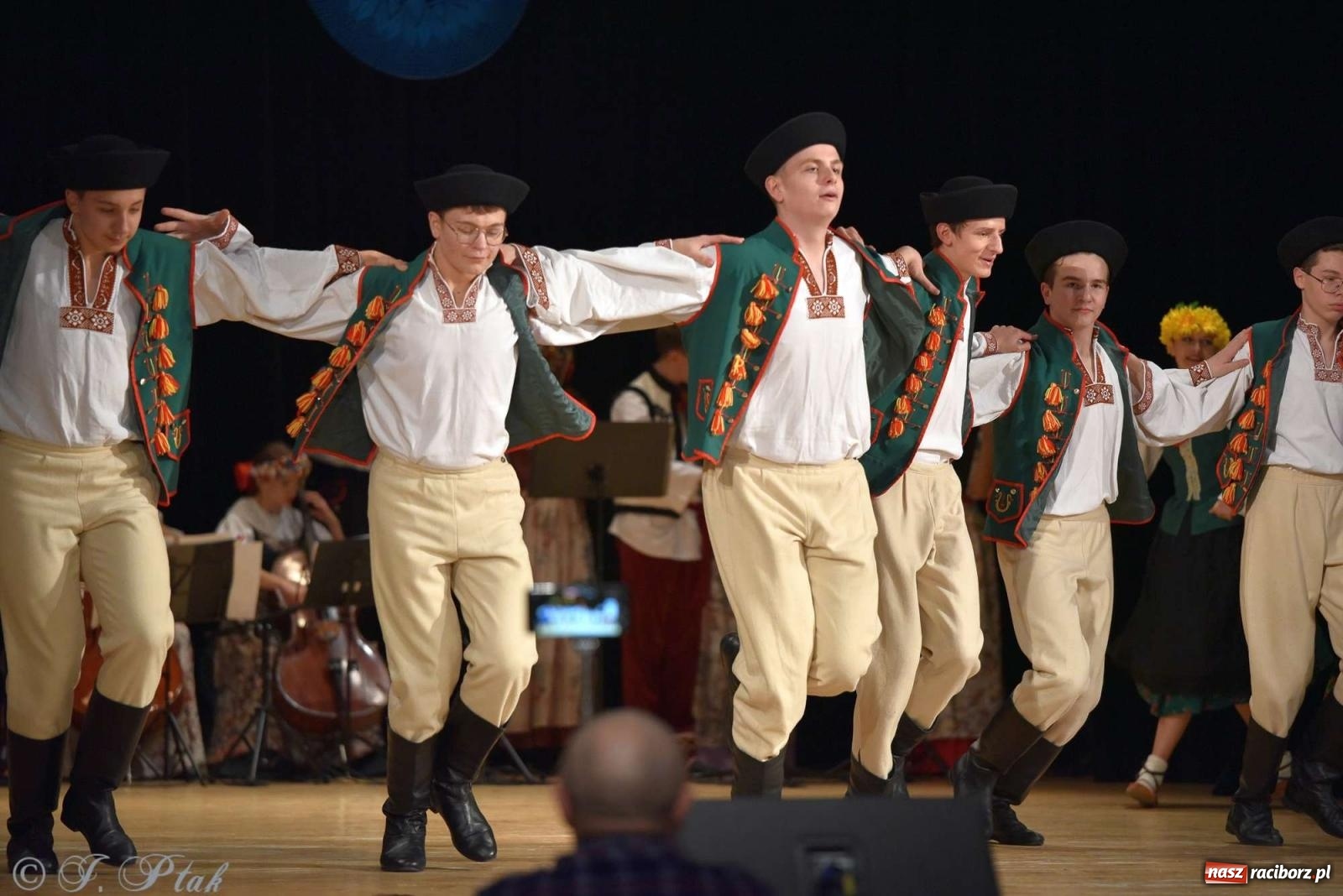 Zdjęcie w galerii na portalu naszraciborz.pl: Wspomnienia i życzenia. Ćwierć wieku ze Źródłem [FOTO i WIDEO] wiadomości z regionu