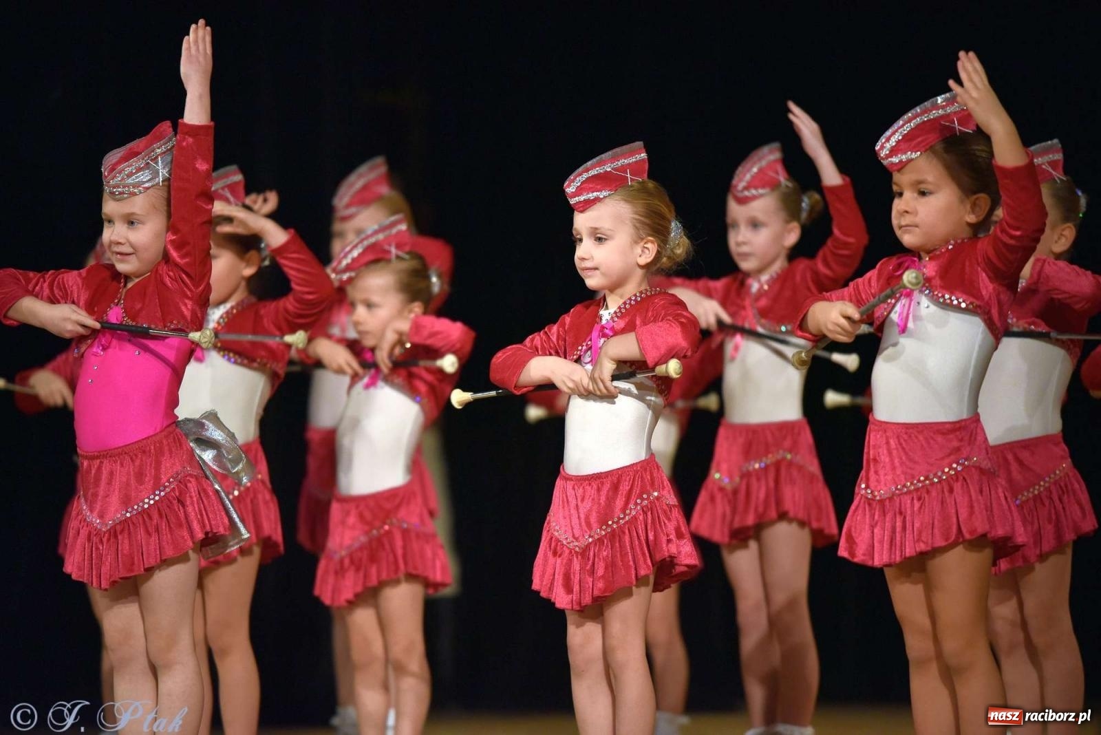 Zdjęcie w galerii na portalu naszraciborz.pl: Wspomnienia i życzenia. Ćwierć wieku ze Źródłem [FOTO i WIDEO] wiadomości z regionu