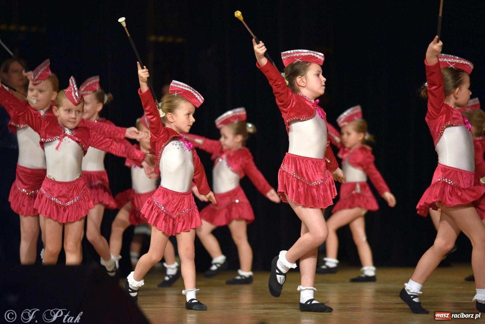 Zdjęcie w galerii na portalu naszraciborz.pl: Wspomnienia i życzenia. Ćwierć wieku ze Źródłem [FOTO i WIDEO] wiadomości z regionu
