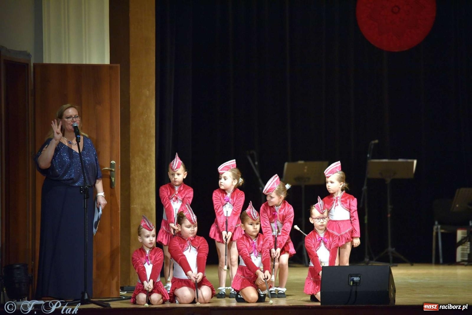 Zdjęcie w galerii na portalu naszraciborz.pl: Wspomnienia i życzenia. Ćwierć wieku ze Źródłem [FOTO i WIDEO] wiadomości z regionu