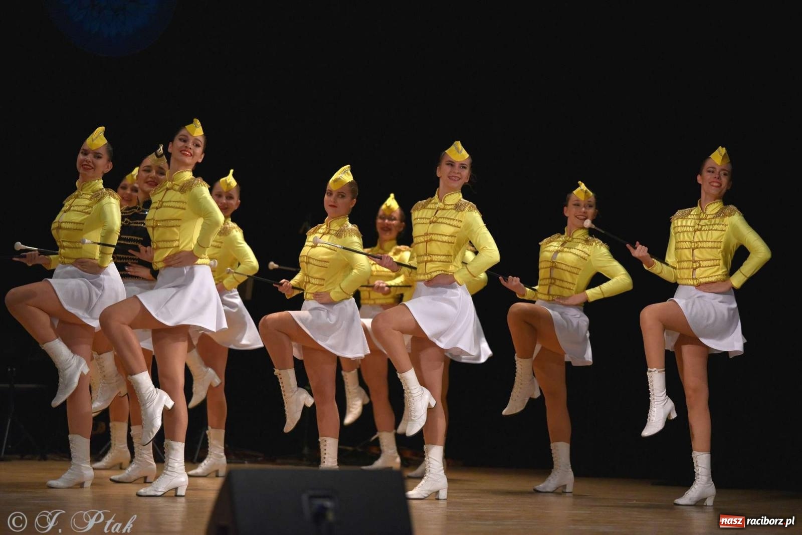 Zdjęcie w galerii na portalu naszraciborz.pl: Wspomnienia i życzenia. Ćwierć wieku ze Źródłem [FOTO i WIDEO] wiadomości z regionu