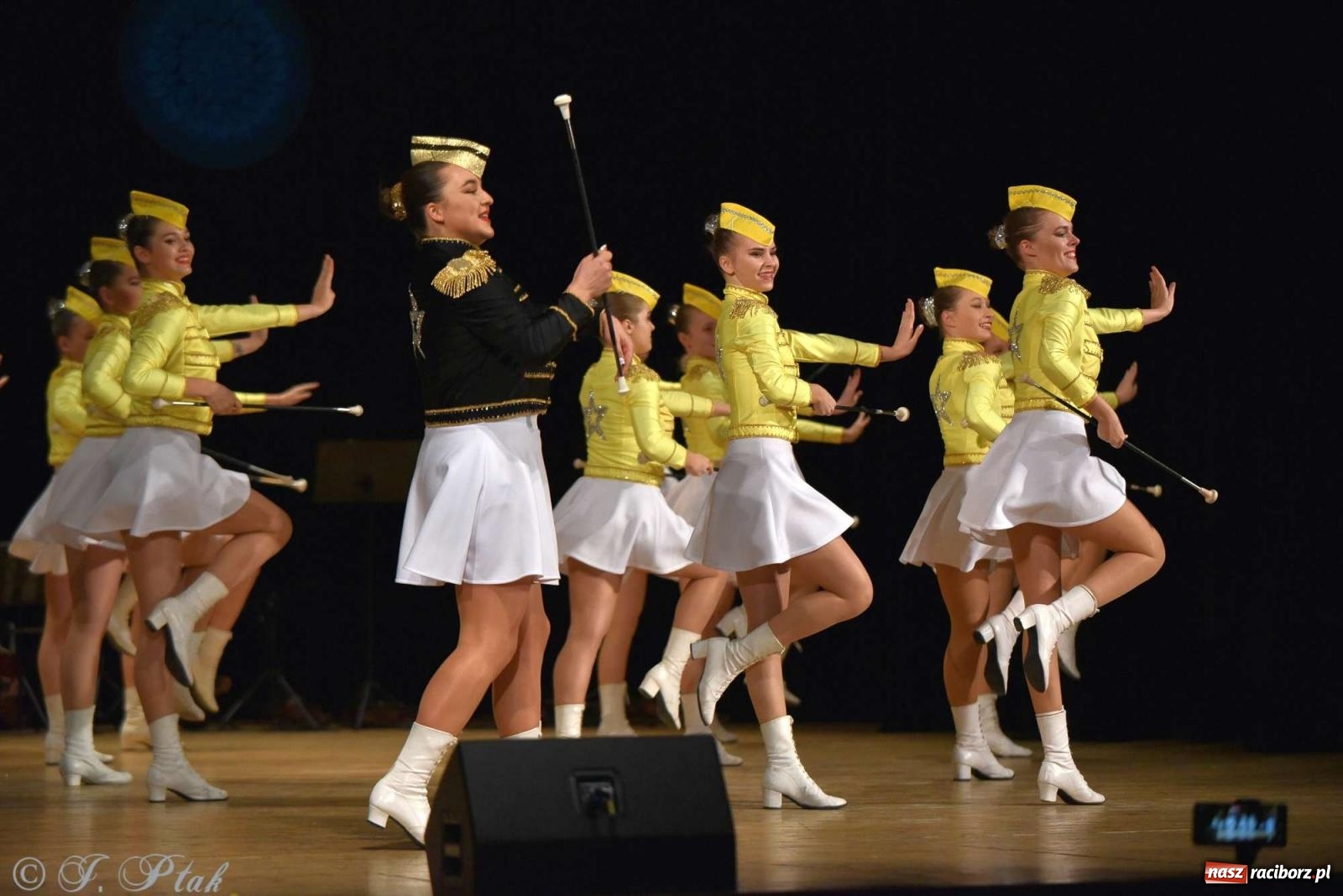 Zdjęcie w galerii na portalu naszraciborz.pl: Wspomnienia i życzenia. Ćwierć wieku ze Źródłem [FOTO i WIDEO] wiadomości z regionu