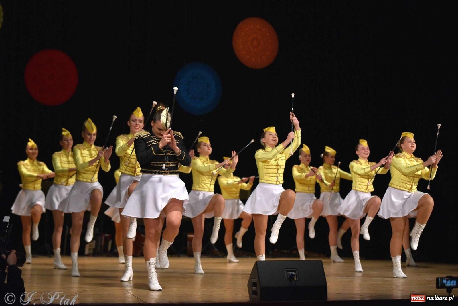 Zdjęcie w galerii na portalu naszraciborz.pl: Wspomnienia i życzenia. Ćwierć wieku ze Źródłem [FOTO i WIDEO] wiadomości z regionu