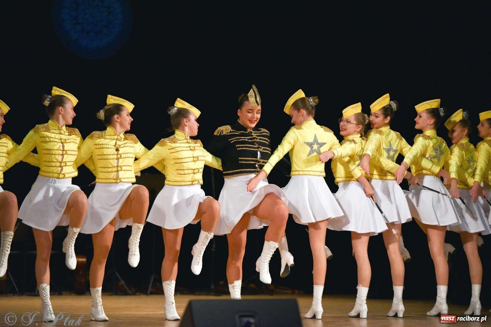 Zdjęcie w galerii na portalu naszraciborz.pl: Wspomnienia i życzenia. Ćwierć wieku ze Źródłem [FOTO i WIDEO] wiadomości z regionu