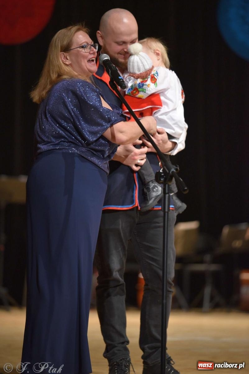 Zdjęcie w galerii na portalu naszraciborz.pl: Wspomnienia i życzenia. Ćwierć wieku ze Źródłem [FOTO i WIDEO] wiadomości z regionu