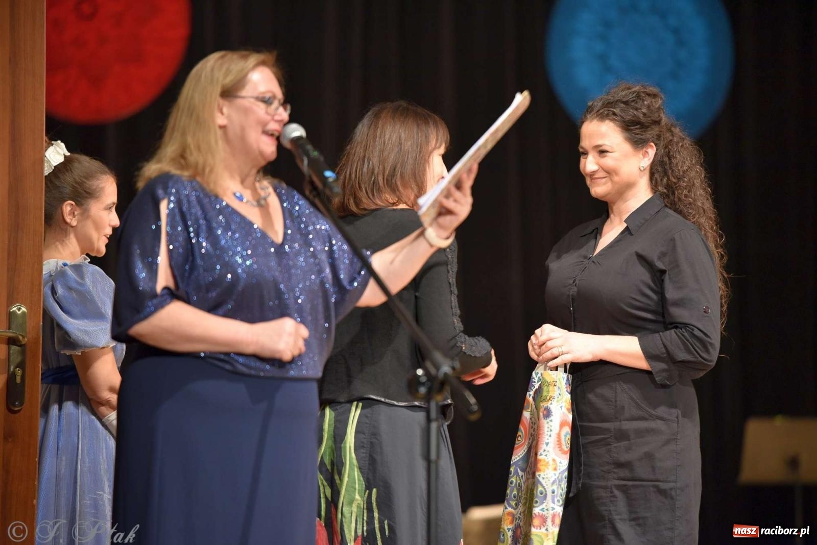 Zdjęcie w galerii na portalu naszraciborz.pl: Wspomnienia i życzenia. Ćwierć wieku ze Źródłem [FOTO i WIDEO] wiadomości z regionu