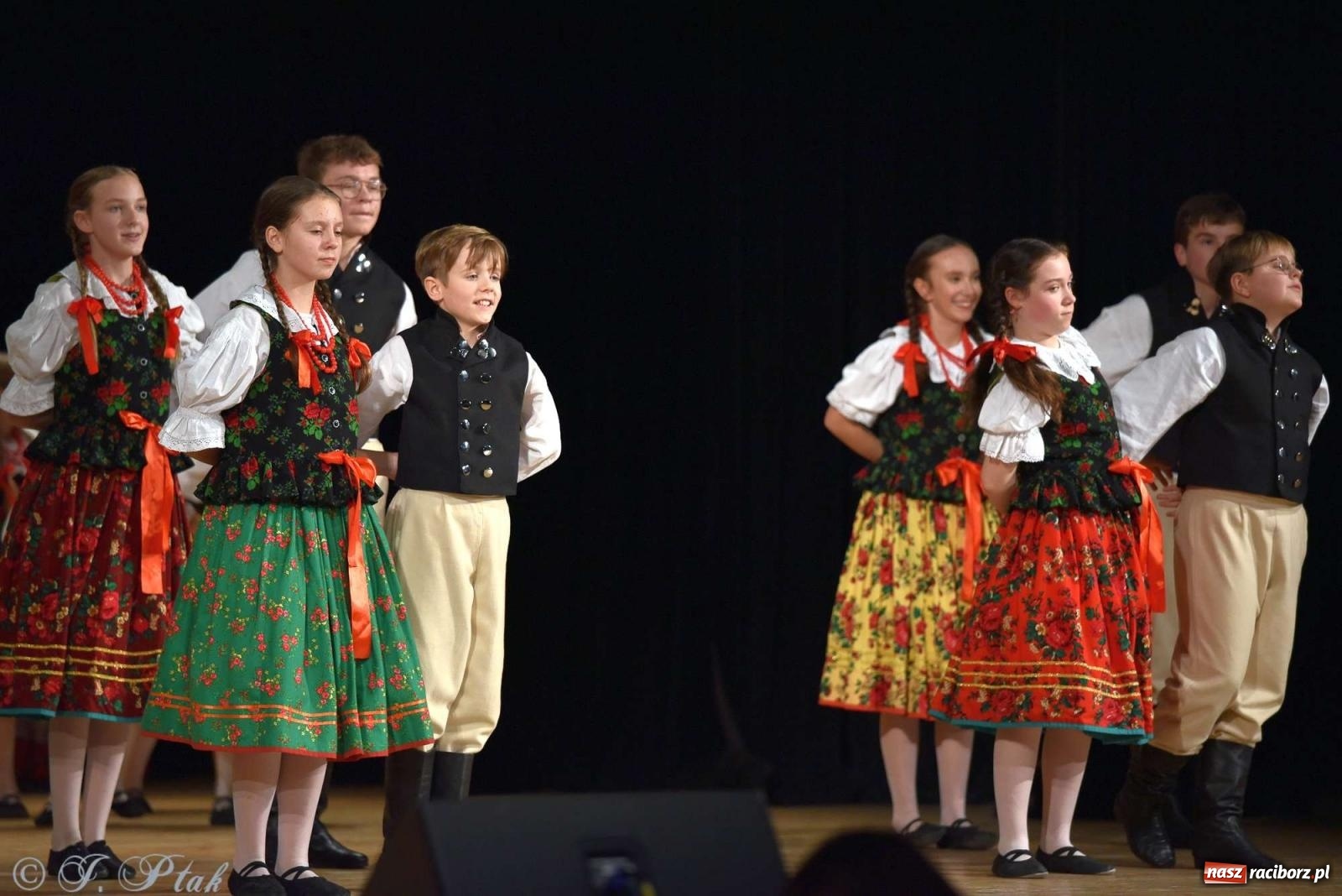 Zdjęcie w galerii na portalu naszraciborz.pl: Wspomnienia i życzenia. Ćwierć wieku ze Źródłem [FOTO i WIDEO] wiadomości z regionu