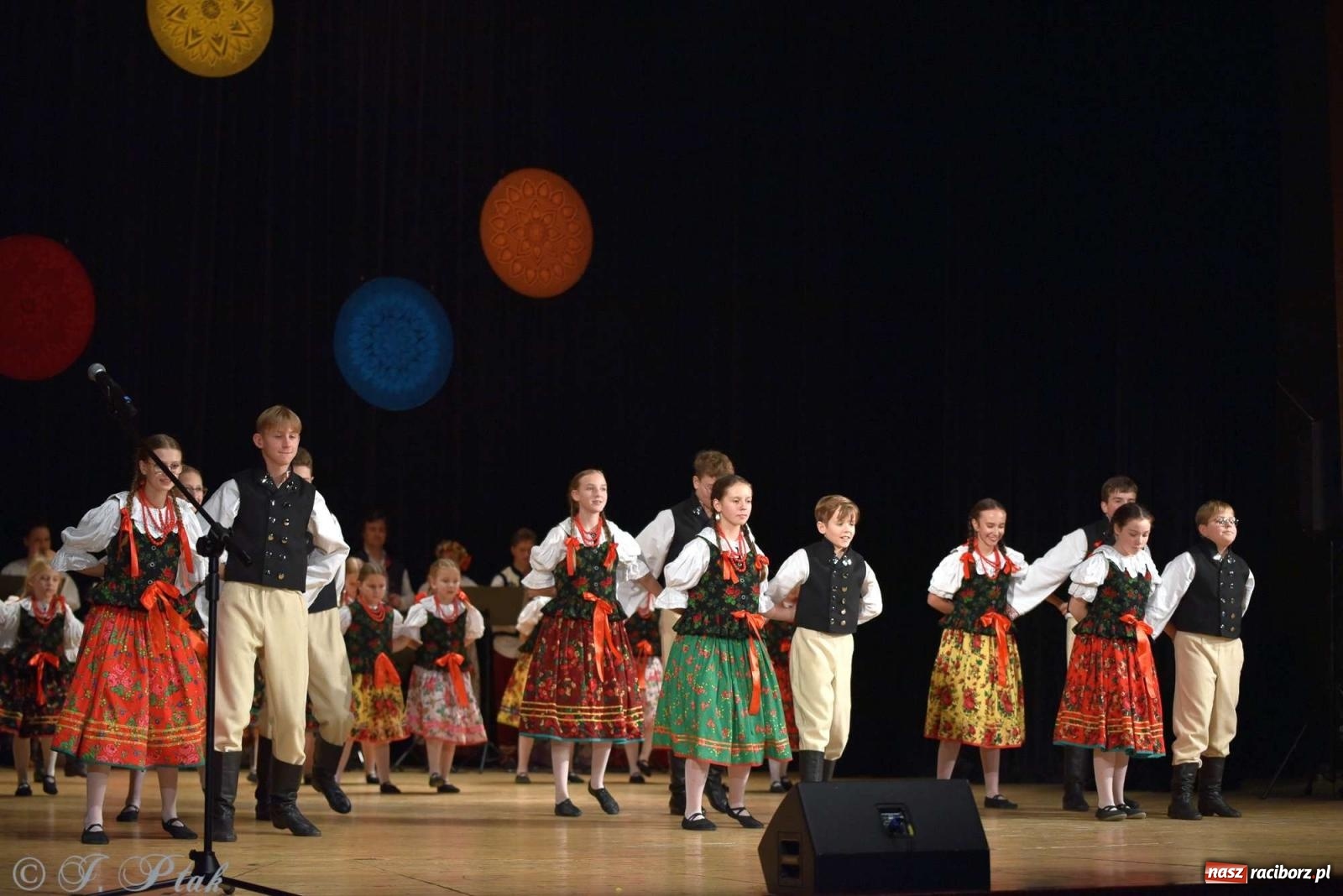 Zdjęcie w galerii na portalu naszraciborz.pl: Wspomnienia i życzenia. Ćwierć wieku ze Źródłem [FOTO i WIDEO] wiadomości z regionu