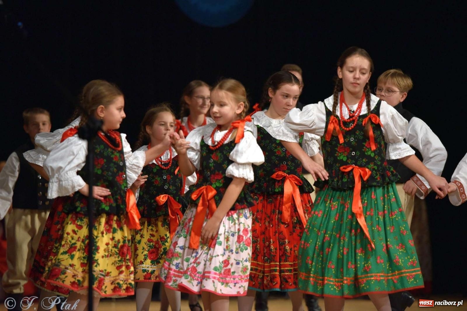 Zdjęcie w galerii na portalu naszraciborz.pl: Wspomnienia i życzenia. Ćwierć wieku ze Źródłem [FOTO i WIDEO] wiadomości z regionu
