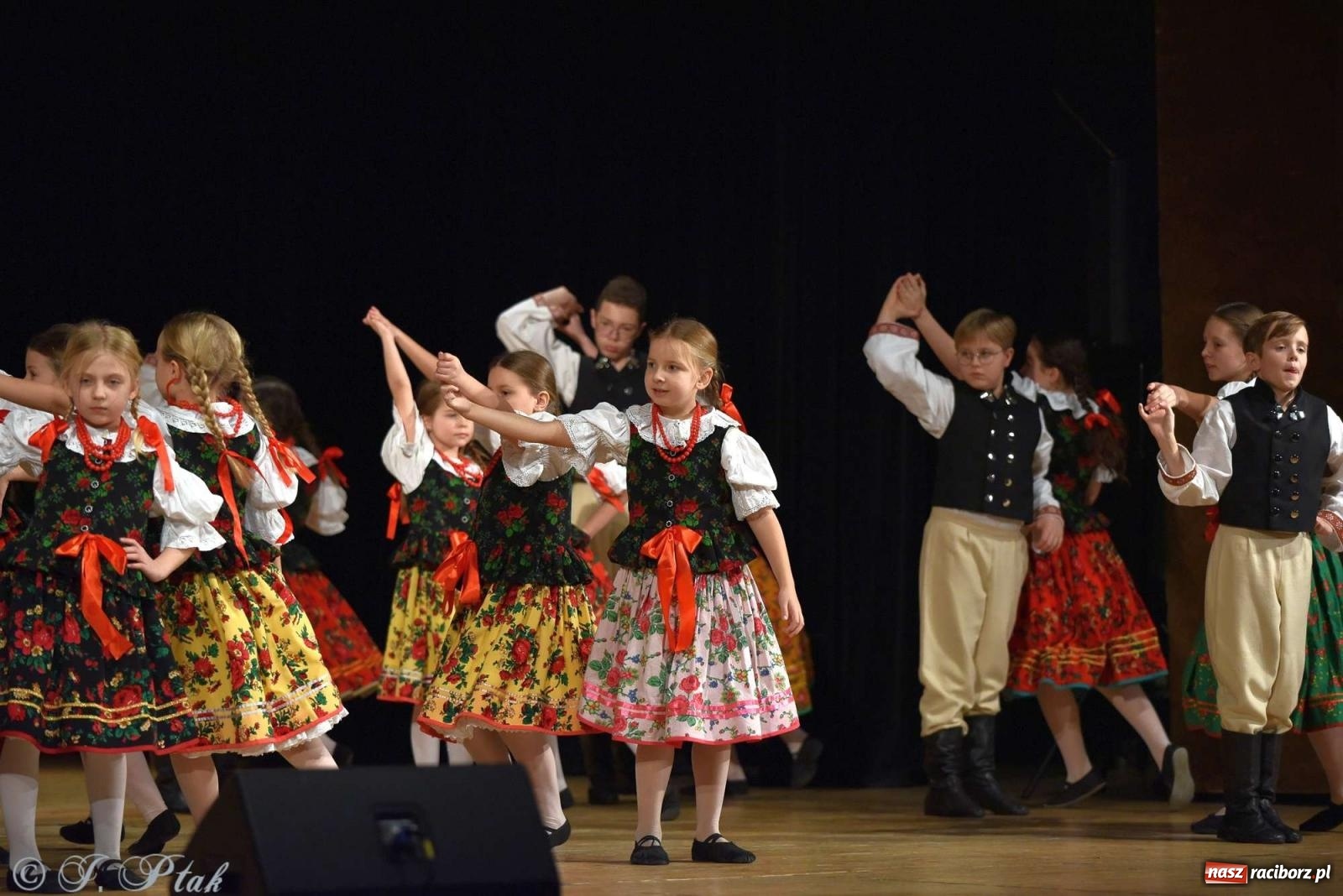 Zdjęcie w galerii na portalu naszraciborz.pl: Wspomnienia i życzenia. Ćwierć wieku ze Źródłem [FOTO i WIDEO] wiadomości z regionu